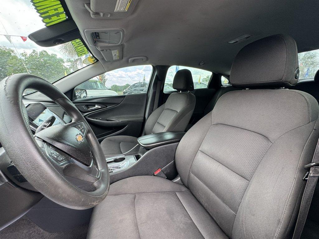 2020 Bronze /Black Chevrolet Malibu (1G1ZD5ST7LF) with an 1.5l I-4 DI Dohc T/C 1.5l engine, Automatic transmission, located at 745 East Steele Rd., West Columbia, SC, 29170, (803) 755-9148, 33.927212, -81.148483 - Photo#17