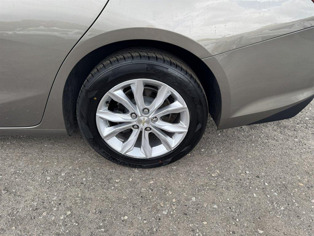 2020 Bronze /Black Chevrolet Malibu (1G1ZD5ST7LF) with an 1.5l I-4 DI Dohc T/C 1.5l engine, Automatic transmission, located at 745 East Steele Rd., West Columbia, SC, 29170, (803) 755-9148, 33.927212, -81.148483 - Photo#28