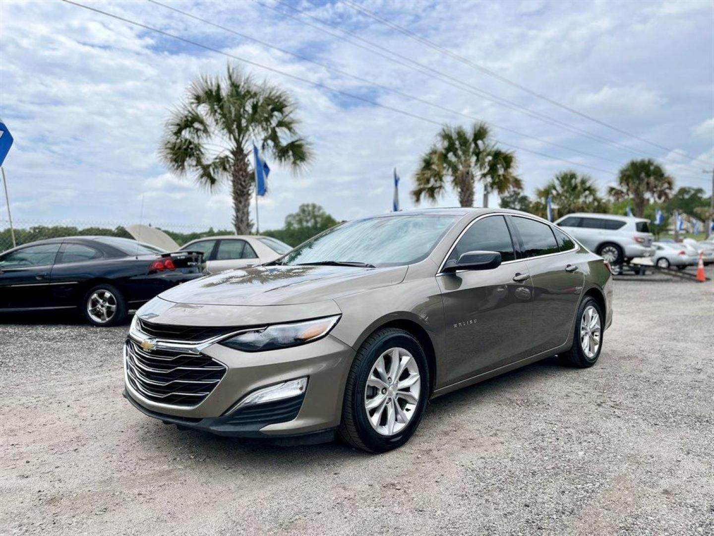 2020 Green /Black Chevrolet Malibu (1G1ZD5ST7LF) with an 1.5l I-4 DI Dohc T/C 1.5l engine, Automatic transmission, located at 745 East Steele Rd., West Columbia, SC, 29170, (803) 755-9148, 33.927212, -81.148483 - Special Internet Price! 2020 Chevrolet Malibu LT with Bluetooth, Backup camera, Cruise control, Dual-zone automatic climate control, Keyless entry, Remote vehicle starter system, Push to start, Cloth interior, Power diver seat, Rear 60/40 split-folding seats, Powered windows, Powered door locks, Plu - Photo#0