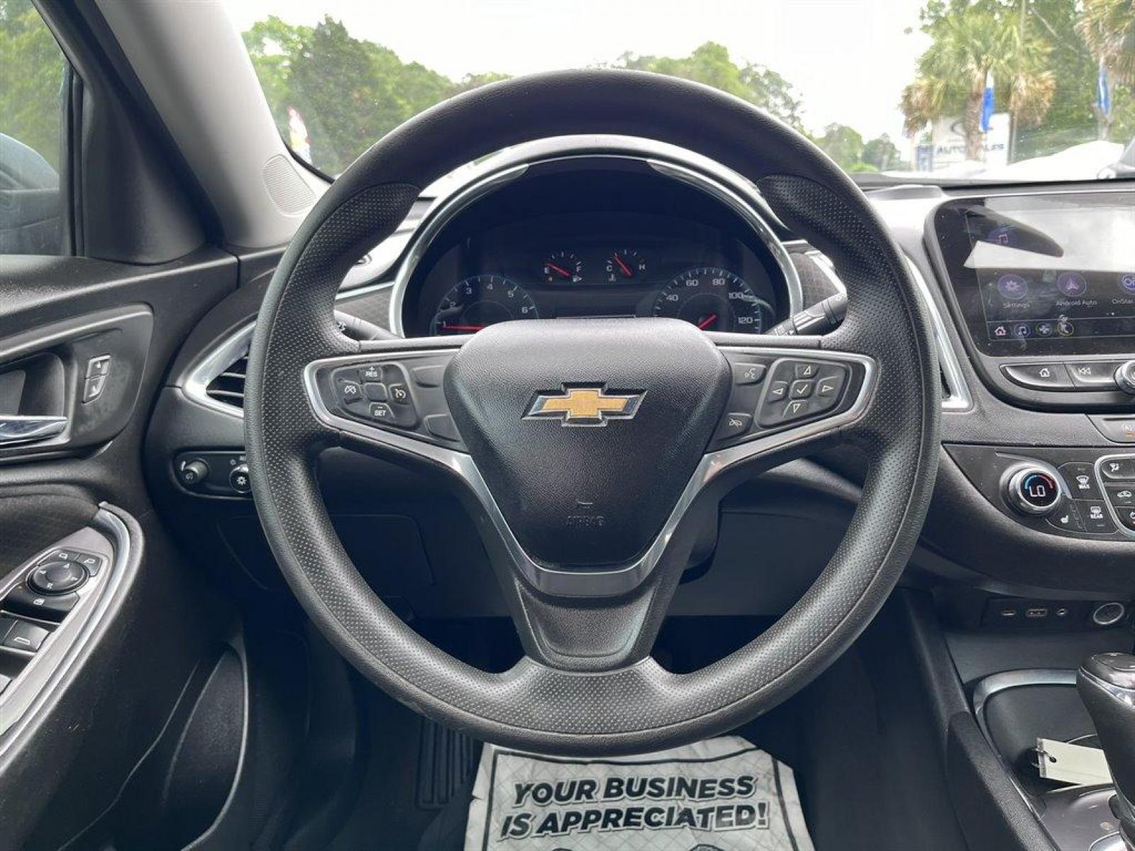 2020 Green /Black Chevrolet Malibu (1G1ZD5ST7LF) with an 1.5l I-4 DI Dohc T/C 1.5l engine, Automatic transmission, located at 745 East Steele Rd., West Columbia, SC, 29170, (803) 755-9148, 33.927212, -81.148483 - Special Internet Price! 2020 Chevrolet Malibu LT with Bluetooth, Backup camera, Cruise control, Dual-zone automatic climate control, Keyless entry, Remote vehicle starter system, Push to start, Cloth interior, Power diver seat, Rear 60/40 split-folding seats, Powered windows, Powered door locks, Plu - Photo #5