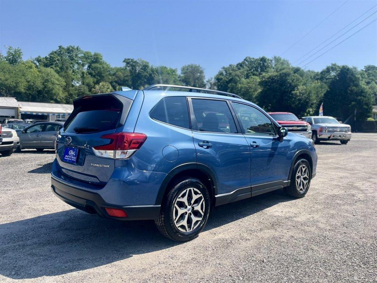 2019 Blue /Grey Subaru Forester (JF2SKAGC4KH) with an 2.5l H-4 MPI Dohc 2.5l engine, Automatic transmission, located at 745 East Steele Rd., West Columbia, SC, 29170, (803) 755-9148, 33.927212, -81.148483 - Special Internet Price! 2019 Subaru Forester wth Bluetooth, Backup camera, Sunroof, Lane departure warning, Cruise control, Keyless entry, Push to start, Cloth interior, Powered liftgate, Powered windows, Powered door locks, Plus more! - Photo#2