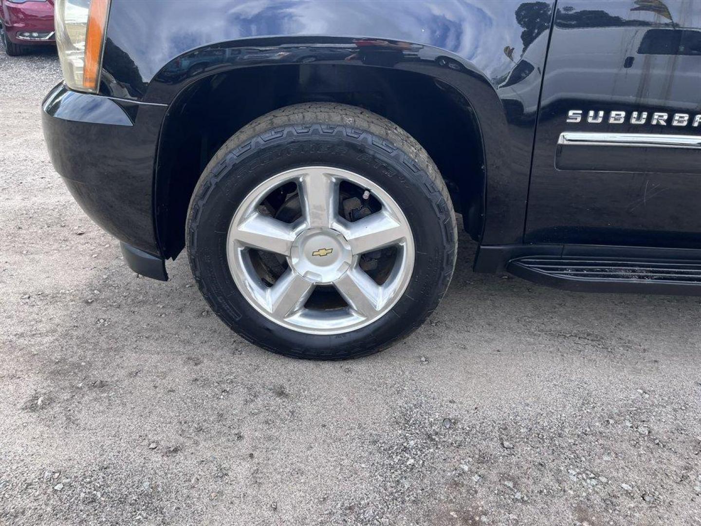 2014 Black /Black Chevrolet Suburban (1GNSKKE71ER) with an 5.3l V8 SFI Flex 5.3l engine, Automatic transmission, located at 745 East Steele Rd., West Columbia, SC, 29170, (803) 755-9148, 33.927212, -81.148483 - Special Internet Price! 2014 Chevrolet Suburban with AM/FM/SiriusXM stereo, Bluetooth for phone, Bose Centerpoint Surround Sound 10-speaker system, Backup camera, Navigation, Cruise control, Leather interior, Third row seating, Rear entertainment, Tri-zone air conditioning, Sunroof, Powered windows, - Photo#44