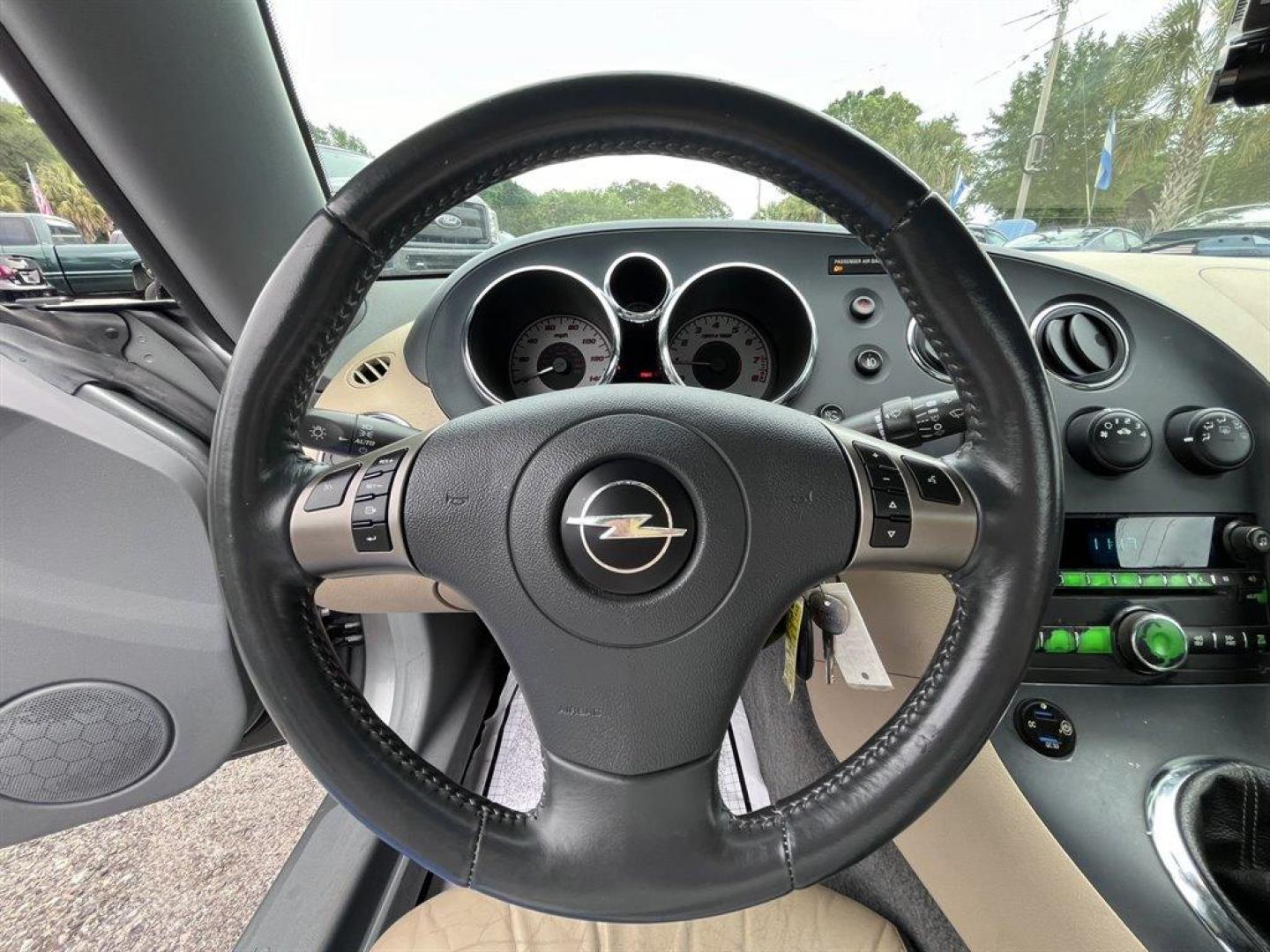 2006 Grey /Black Pontiac Solstice (1G2MB33B96Y) with an 2.4l I-4 MPI 2.4l engine, Manual transmission, located at 745 East Steele Rd., West Columbia, SC, 29170, (803) 755-9148, 33.927212, -81.148483 - Special Internet Price! 2006 Pontiac Solstice with AM/FM stereo with CD player, Manual transmission, Leather interior, Front bucket seats, Powered windows, Powered door locks, Plus more! - Photo#6