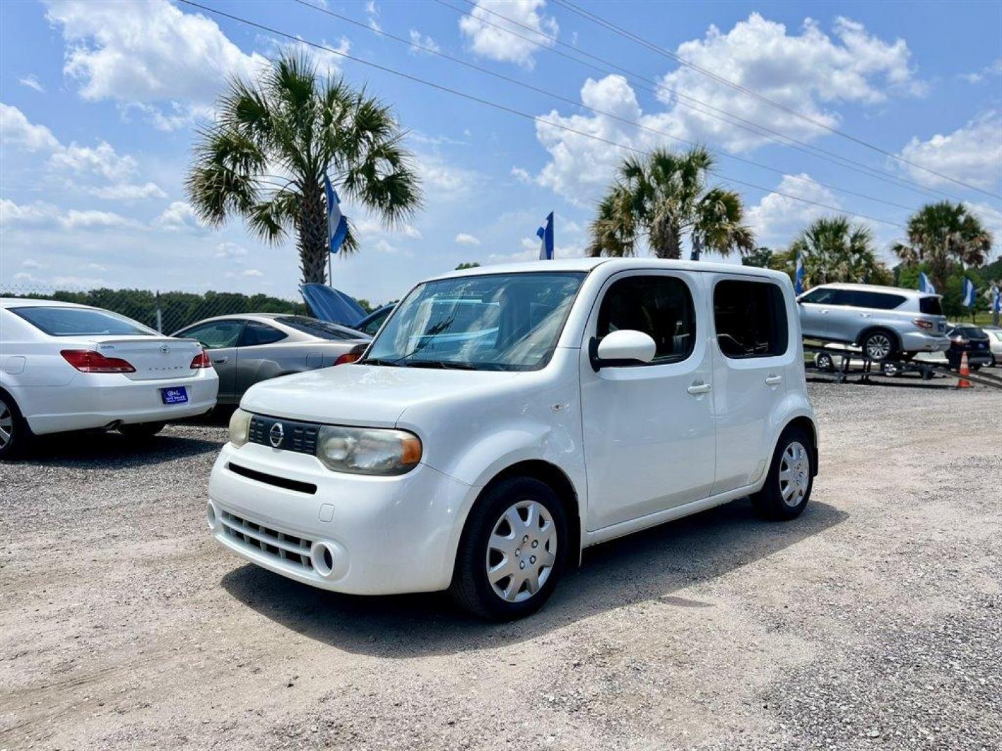 2013 White /Black Nissan Cube (JN8AZ2KR5DT) with an 1.8l I-4 DI Dohc 1.8l engine, Automatic transmission, located at 745 East Steele Rd., West Columbia, SC, 29170, (803) 755-9148, 33.927212, -81.148483 - Special Internet Price! 2013 Nissan Cube S with AM/FM radio, Cruise control, Manual air conditioning, Powered windows, Powered door locks, Plus more! - Photo#0