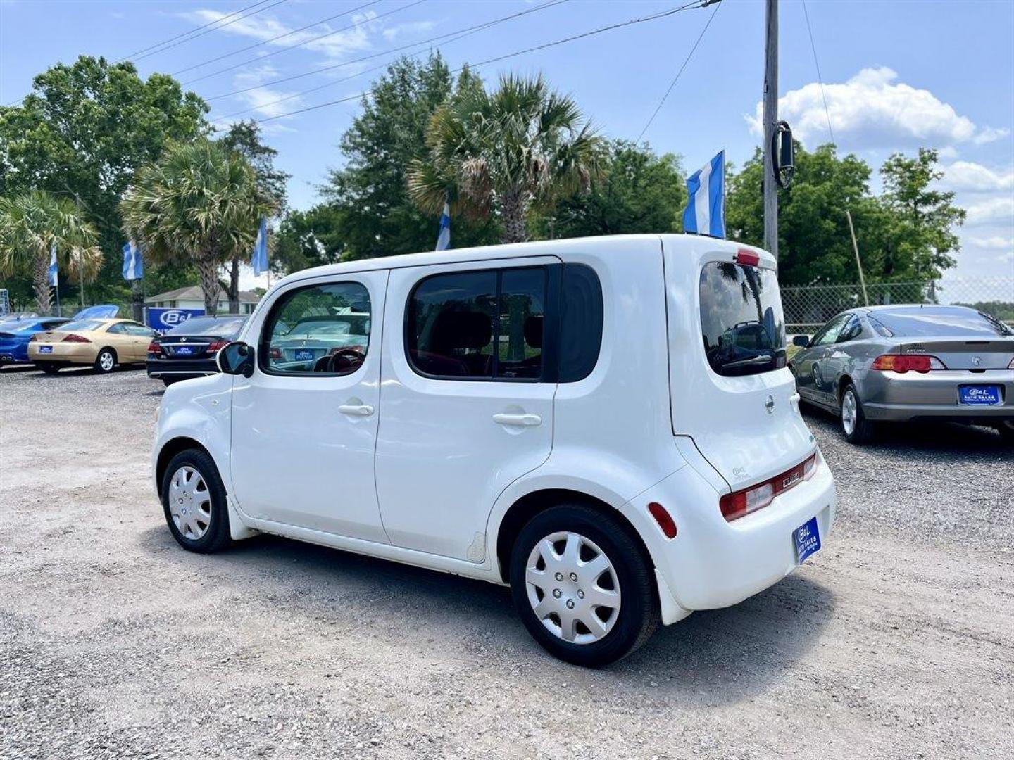 2013 White /Black Nissan Cube (JN8AZ2KR5DT) with an 1.8l I-4 DI Dohc 1.8l engine, Automatic transmission, located at 745 East Steele Rd., West Columbia, SC, 29170, (803) 755-9148, 33.927212, -81.148483 - Special Internet Price! 2013 Nissan Cube S with AM/FM radio, Cruise control, Manual air conditioning, Powered windows, Powered door locks, Plus more! - Photo#1