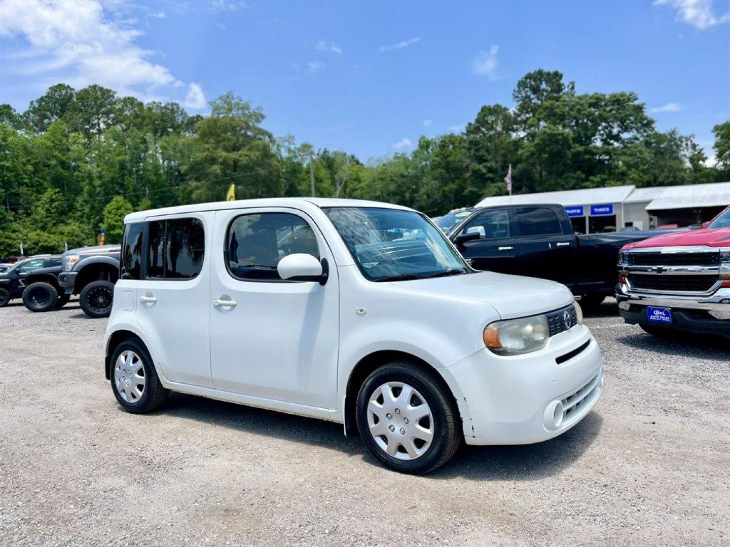 2013 White /Black Nissan Cube (JN8AZ2KR5DT) with an 1.8l I-4 DI Dohc 1.8l engine, Automatic transmission, located at 745 East Steele Rd., West Columbia, SC, 29170, (803) 755-9148, 33.927212, -81.148483 - Special Internet Price! 2013 Nissan Cube S with AM/FM radio, Cruise control, Manual air conditioning, Powered windows, Powered door locks, Plus more! - Photo#3