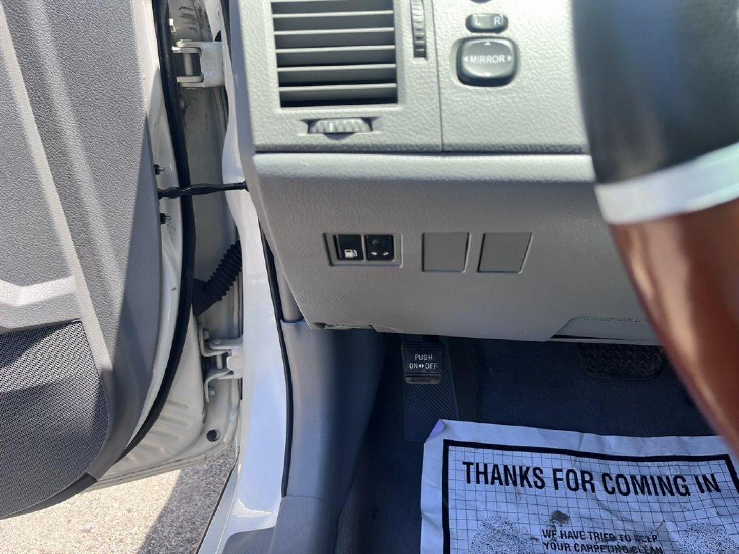 2007 White /Grey Toyota Avalon (4T1BK36B47U) with an 3.5l V6 EFI Dohc 3.5l engine, Automatic transmission, located at 745 East Steele Rd., West Columbia, SC, 29170, (803) 755-9148, 33.927212, -81.148483 - Special Internet Price! 2007 Toyota Avalon XLS with AM/FM stereo, Cruise control, Sunroof, Remote keyless entry, Leather interior, Heated front seats, Rear 60/40 split seats, Powered windows, Powered door locks, Plus more! - Photo#15