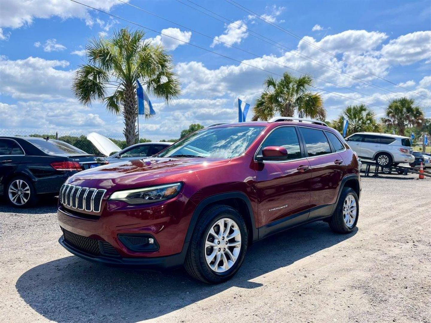 2019 Burgundy /Black Jeep Cherokee (1C4PJLCB1KD) with an 2.4l I-4 MPI Sohc 2.4l engine, Automatic transmission, located at 745 East Steele Rd., West Columbia, SC, 29170, (803) 755-9148, 33.927212, -81.148483 - Special Internet Price! 2019 Jeep Cherokee Latitude with Bluetooth, Backup camera, Cruise control, Air conditioning, Cloth interior, Keyless entry, Powered windows, Powered door locks, Plus more! - Photo#0