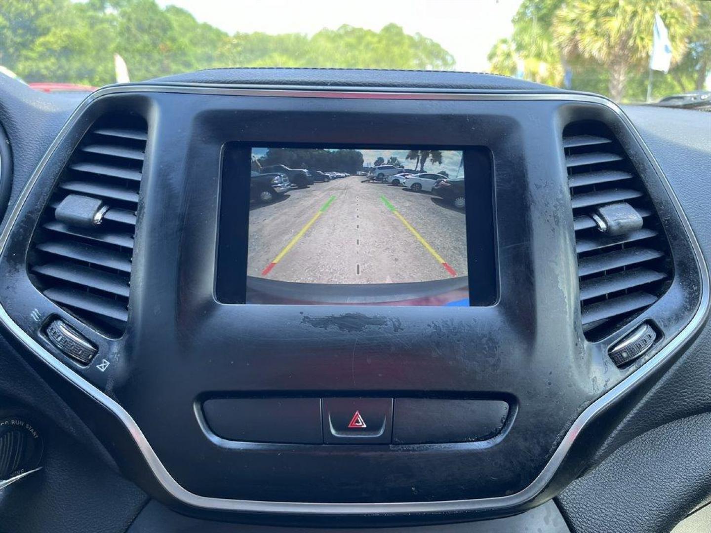 2019 Burgundy /Black Jeep Cherokee (1C4PJLCB1KD) with an 2.4l I-4 MPI Sohc 2.4l engine, Automatic transmission, located at 745 East Steele Rd., West Columbia, SC, 29170, (803) 755-9148, 33.927212, -81.148483 - Special Internet Price! 2019 Jeep Cherokee Latitude with Bluetooth, Backup camera, Cruise control, Air conditioning, Cloth interior, Keyless entry, Powered windows, Powered door locks, Plus more! - Photo#12