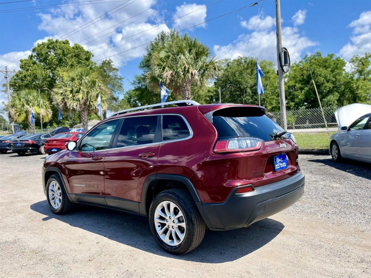 2019 Burgundy /Black Jeep Cherokee (1C4PJLCB1KD) with an 2.4l I-4 MPI Sohc 2.4l engine, Automatic transmission, located at 745 East Steele Rd., West Columbia, SC, 29170, (803) 755-9148, 33.927212, -81.148483 - Special Internet Price! 2019 Jeep Cherokee Latitude with Bluetooth, Backup camera, Cruise control, Air conditioning, Cloth interior, Keyless entry, Powered windows, Powered door locks, Plus more! - Photo#1