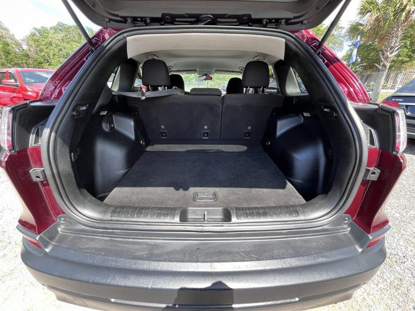 2019 Burgundy /Black Jeep Cherokee (1C4PJLCB1KD) with an 2.4l I-4 MPI Sohc 2.4l engine, Automatic transmission, located at 745 East Steele Rd., West Columbia, SC, 29170, (803) 755-9148, 33.927212, -81.148483 - Special Internet Price! 2019 Jeep Cherokee Latitude with Bluetooth, Backup camera, Cruise control, Air conditioning, Cloth interior, Keyless entry, Powered windows, Powered door locks, Plus more! - Photo#25