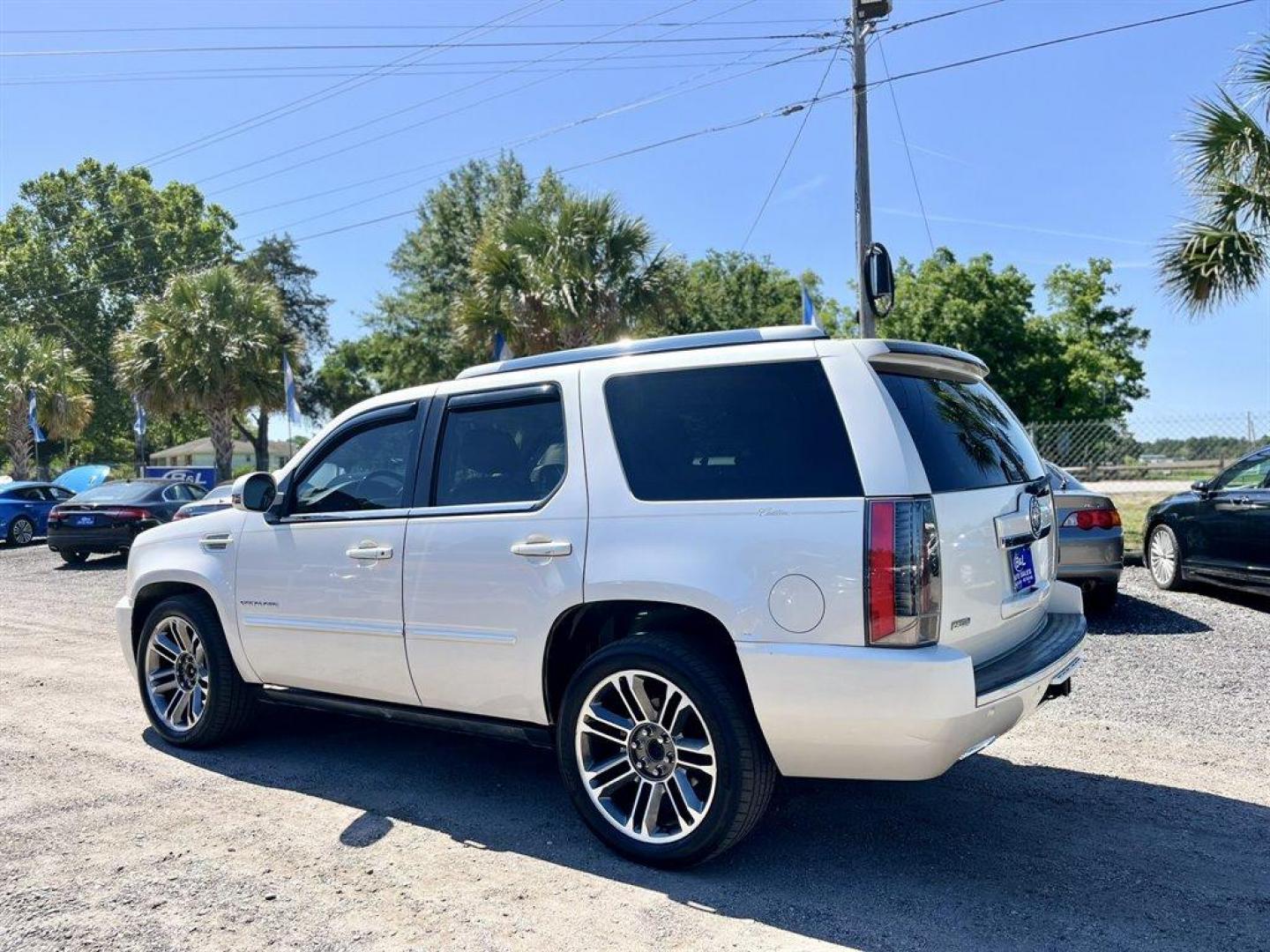 2012 White /Tan Cadillac Escalade (1GYS3CEFXCR) with an 6.2l V8 SFI OHV Flex 6.2l engine, Automatic transmission, located at 745 East Steele Rd., West Columbia, SC, 29170, (803) 755-9148, 33.927212, -81.148483 - Special Internet Price! 2012 Cadillac Escalade Premium with Bluetooth, AM/FM radio, Cruise control, Backup camera, Navigation, Sunroof, Leather interior, Powered front seats, 3rd row seating, Rear entertainment, Powered windows, Powered door locks, Plus more! - Photo#1