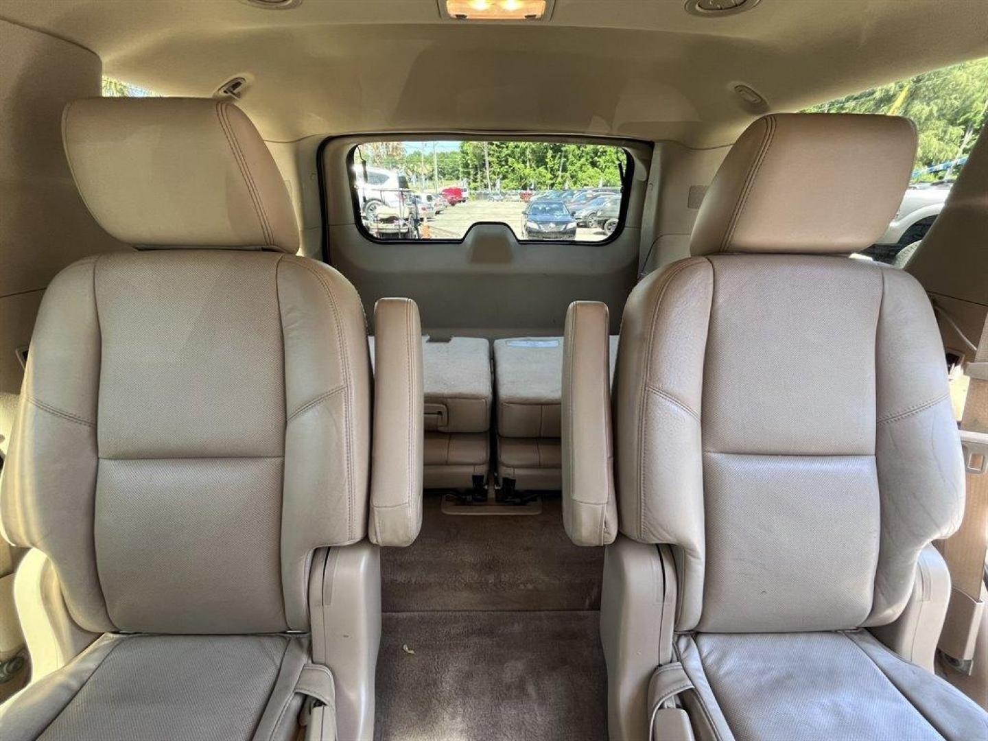 2012 White /Tan Cadillac Escalade (1GYS3CEFXCR) with an 6.2l V8 SFI OHV Flex 6.2l engine, Automatic transmission, located at 745 East Steele Rd., West Columbia, SC, 29170, (803) 755-9148, 33.927212, -81.148483 - Special Internet Price! 2012 Cadillac Escalade Premium with Bluetooth, AM/FM radio, Cruise control, Backup camera, Navigation, Sunroof, Leather interior, Powered front seats, 3rd row seating, Rear entertainment, Powered windows, Powered door locks, Plus more! - Photo#24