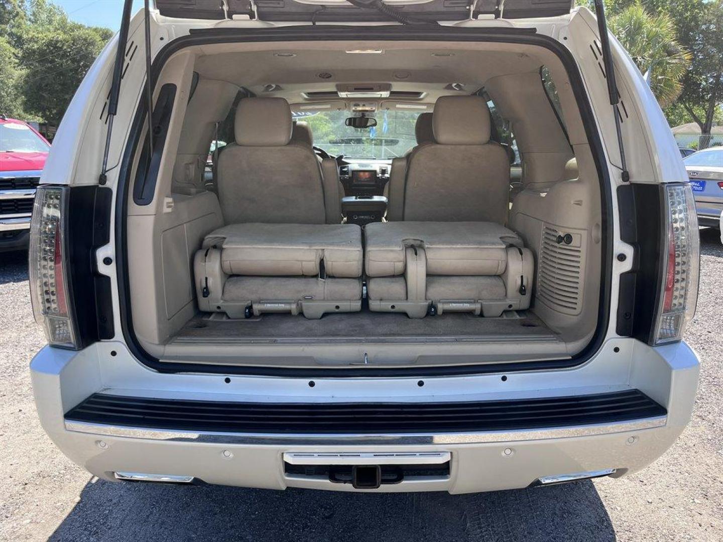 2012 White /Tan Cadillac Escalade (1GYS3CEFXCR) with an 6.2l V8 SFI OHV Flex 6.2l engine, Automatic transmission, located at 745 East Steele Rd., West Columbia, SC, 29170, (803) 755-9148, 33.927212, -81.148483 - Special Internet Price! 2012 Cadillac Escalade Premium with Bluetooth, AM/FM radio, Cruise control, Backup camera, Navigation, Sunroof, Leather interior, Powered front seats, 3rd row seating, Rear entertainment, Powered windows, Powered door locks, Plus more! - Photo#33