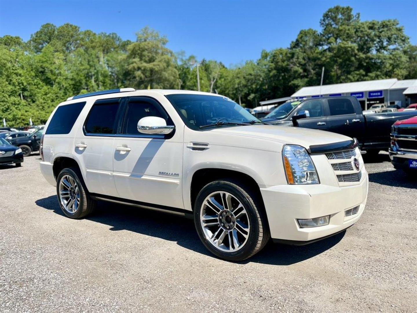 2012 White /Tan Cadillac Escalade (1GYS3CEFXCR) with an 6.2l V8 SFI OHV Flex 6.2l engine, Automatic transmission, located at 745 East Steele Rd., West Columbia, SC, 29170, (803) 755-9148, 33.927212, -81.148483 - Special Internet Price! 2012 Cadillac Escalade Premium with Bluetooth, AM/FM radio, Cruise control, Backup camera, Navigation, Sunroof, Leather interior, Powered front seats, 3rd row seating, Rear entertainment, Powered windows, Powered door locks, Plus more! - Photo#3