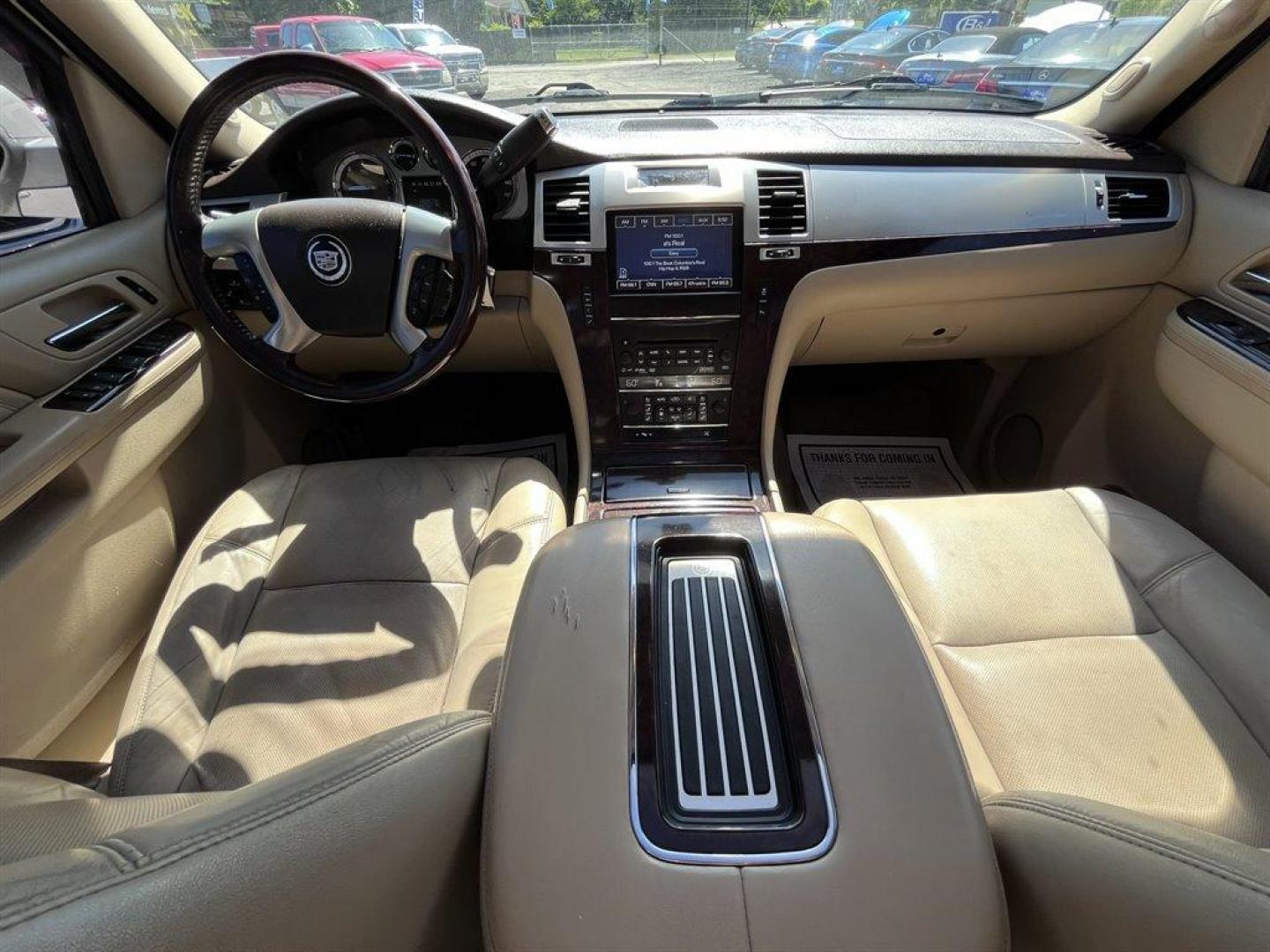 2012 White /Tan Cadillac Escalade (1GYS3CEFXCR) with an 6.2l V8 SFI OHV Flex 6.2l engine, Automatic transmission, located at 745 East Steele Rd., West Columbia, SC, 29170, (803) 755-9148, 33.927212, -81.148483 - Special Internet Price! 2012 Cadillac Escalade Premium with Bluetooth, AM/FM radio, Cruise control, Backup camera, Navigation, Sunroof, Leather interior, Powered front seats, 3rd row seating, Rear entertainment, Powered windows, Powered door locks, Plus more! - Photo#4