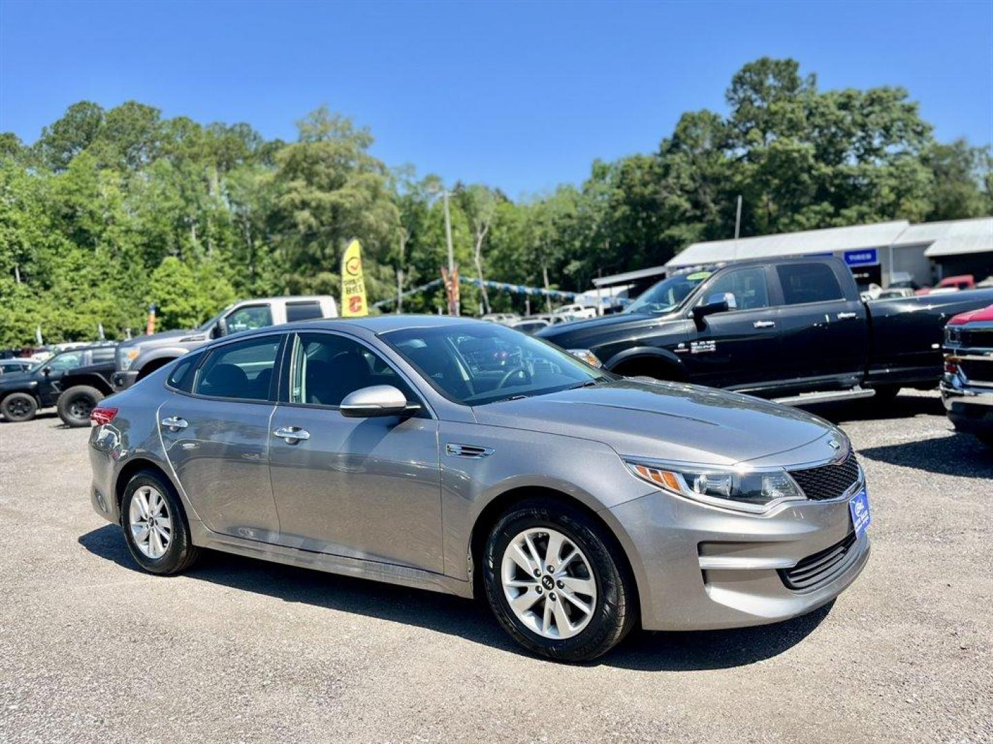 2016 Grey /Black Kia Optima (5XXGT4L34GG) with an 2.4l I-4 DI Dohc 2.4l engine, Automatic transmission, located at 745 East Steele Rd., West Columbia, SC, 29170, (803) 755-9148, 33.927212, -81.148483 - Special Internet Price! 2016 Kia Optima with Bluetooth, AM/FM radio, Cruise control, Backup camera, Keyless entry, Cloth interior, Powered windows, Powered door locks, Plus more! - Photo#3