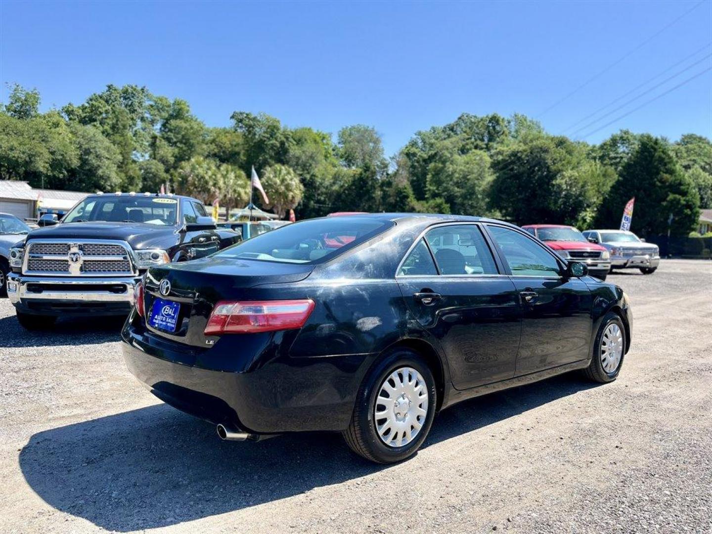 2007 Grey /Grey Toyota Camry (4T1BE46K27U) with an 2.4l I-4 SFI Dohc 2.4l engine, Automatic transmission, located at 745 East Steele Rd., West Columbia, SC, 29170, (803) 755-9148, 33.927212, -81.148483 - Special Internet Price! 2007 Toyota Camry CE with AM/FM radio, Cruise control, Manual air conditioning, Cloth interior, Powered windows, Powered door locks, Plus more! - Photo#2