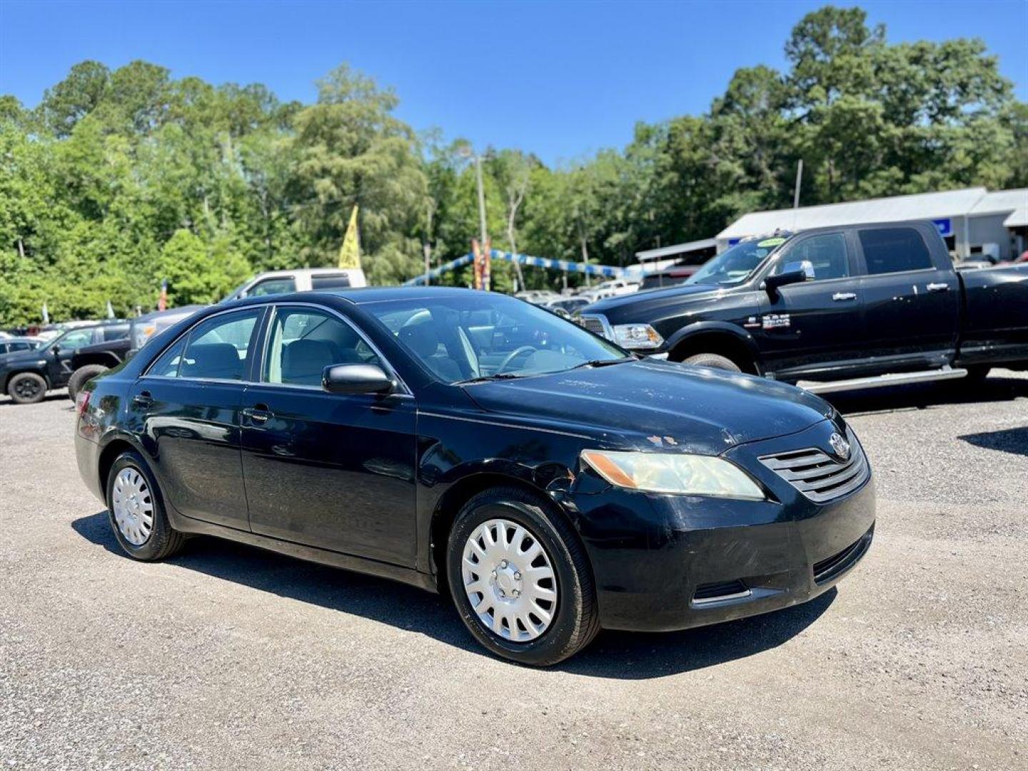 2007 Grey /Grey Toyota Camry (4T1BE46K27U) with an 2.4l I-4 SFI Dohc 2.4l engine, Automatic transmission, located at 745 East Steele Rd., West Columbia, SC, 29170, (803) 755-9148, 33.927212, -81.148483 - Special Internet Price! 2007 Toyota Camry CE with AM/FM radio, Cruise control, Manual air conditioning, Cloth interior, Powered windows, Powered door locks, Plus more! - Photo#3