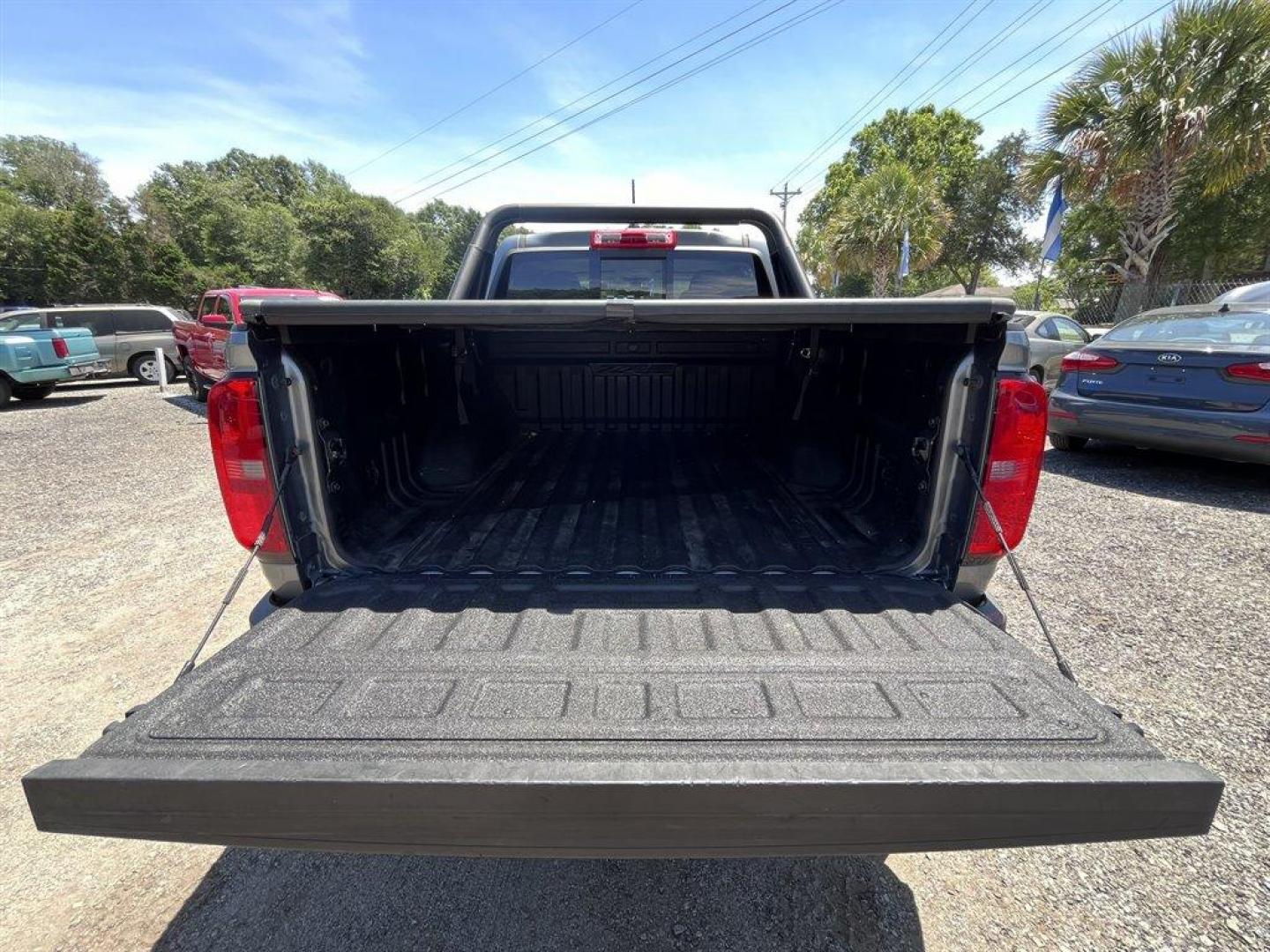 2018 Grey /Black Chevrolet Colorado (1GCPTEE16J1) with an 2.8l I-4 DI Dohc Tdsl 2.8 engine, Automatic transmission, located at 745 East Steele Rd., West Columbia, SC, 29170, (803) 755-9148, 33.927212, -81.148483 - Special Internet Price! 2018 Chevrolet Colorado ZR2 with Bluetooth, AM/FM radio, Backup camera, Navigation, Cruise control, Keyless entry, Air conditioning, Leather interior, Powered driver seat, Bed cap, Powered windows, Powered door locks, Plus more! - Photo#30