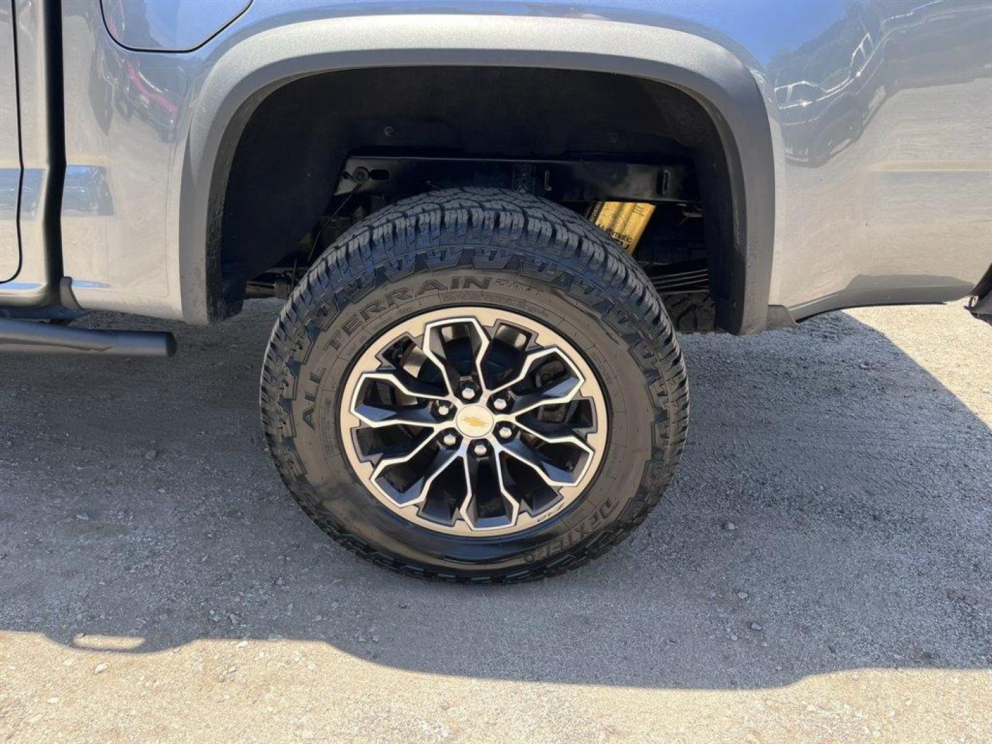 2018 Grey /Black Chevrolet Colorado (1GCPTEE16J1) with an 2.8l I-4 DI Dohc Tdsl 2.8 engine, Automatic transmission, located at 745 East Steele Rd., West Columbia, SC, 29170, (803) 755-9148, 33.927212, -81.148483 - Special Internet Price! 2018 Chevrolet Colorado ZR2 with Bluetooth, AM/FM radio, Backup camera, Navigation, Cruise control, Keyless entry, Air conditioning, Leather interior, Powered driver seat, Bed cap, Powered windows, Powered door locks, Plus more! - Photo#37