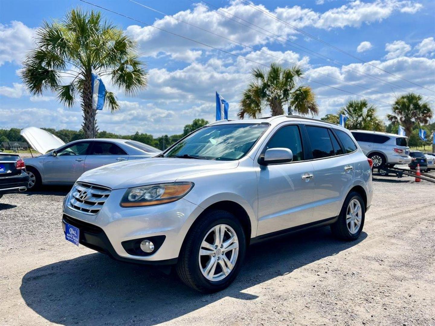 2011 Silver /Black Hyundai Santa FE (5XYZK3AB7BG) with an 2.4l I-4 MPI Dohc 2.4l engine, Automatic transmission, located at 745 East Steele Rd., West Columbia, SC, 29170, (803) 755-9148, 33.927212, -81.148483 - Special Internet Price! 2011 Hyundai Santa FE Limited with AM/FM radio, Cruise control, Keyless entry, Sunroof, Leather interior, Heated front seats, Keyless entry, Powered windows, Powered doors locks, Plus more! - Photo#0