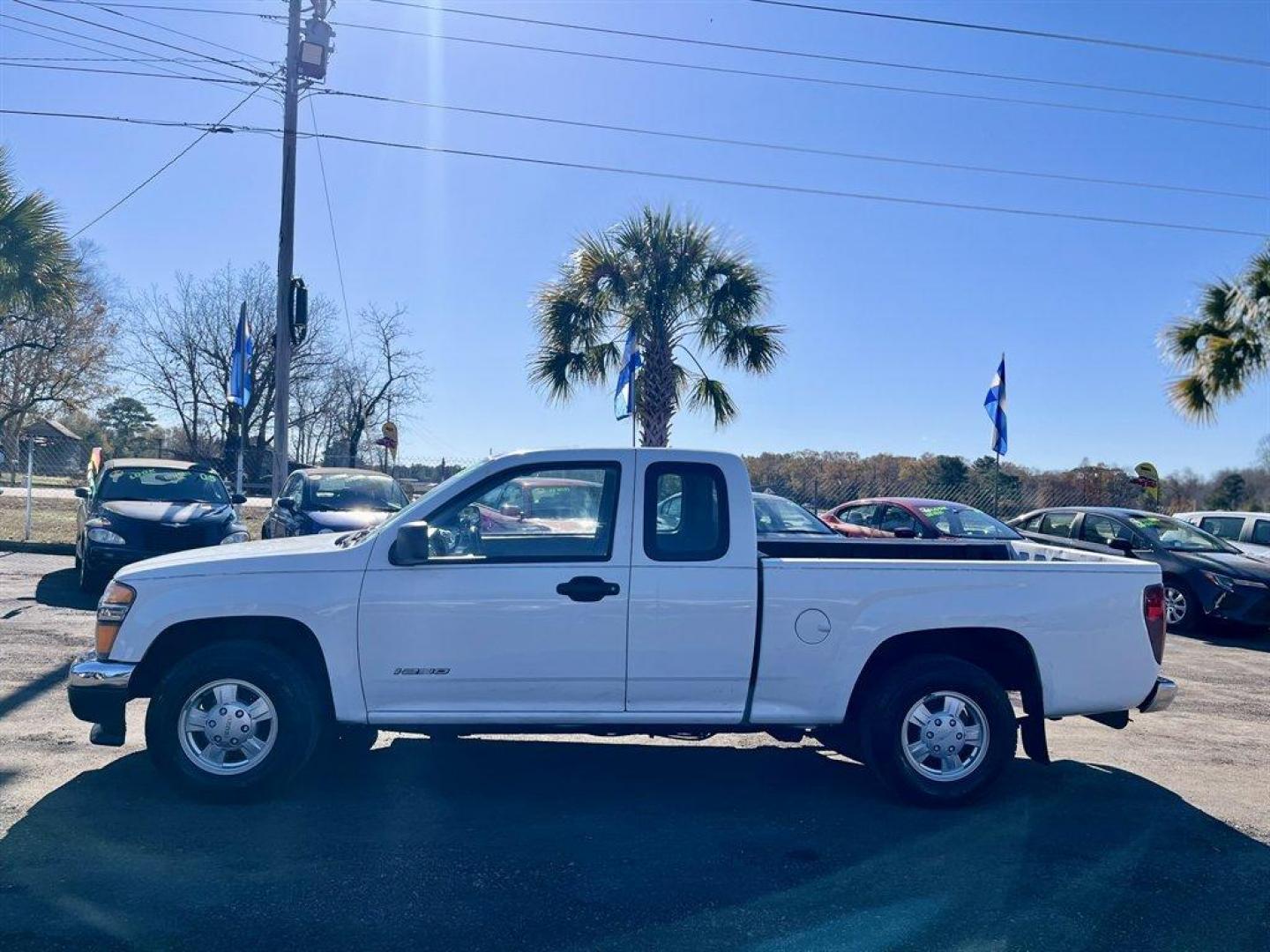 2008 White /Grey Isuzu I-290 (1GGCS199088) with an 2.9l I-4 SFI Dohc 2.9l engine, Automatic transmission, located at 745 East Steele Rd., West Columbia, SC, 29170, (803) 755-9148, 33.927212, -81.148483 - Photo#1