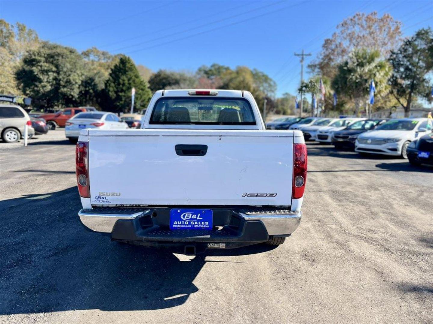 2008 White /Grey Isuzu I-290 (1GGCS199088) with an 2.9l I-4 SFI Dohc 2.9l engine, Automatic transmission, located at 745 East Steele Rd., West Columbia, SC, 29170, (803) 755-9148, 33.927212, -81.148483 - Photo#3