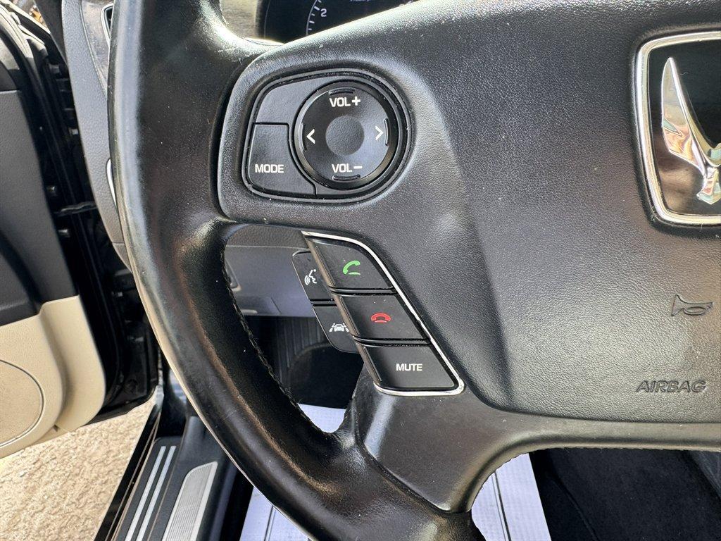 2014 Black /Taupe Hyundai Equus (KMHGH4JH5EU) with an 5.0l V8 DI Dohc Cvvt 5.0l engine, Automatic transmission, located at 745 East Steele Rd., West Columbia, SC, 29170, (803) 755-9148, 33.927212, -81.148483 - Photo#8