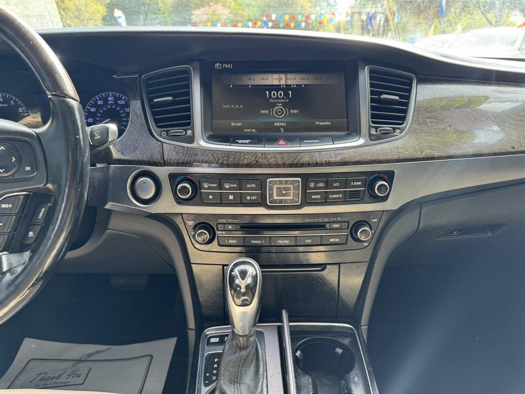 2014 Black /Taupe Hyundai Equus (KMHGH4JH5EU) with an 5.0l V8 DI Dohc Cvvt 5.0l engine, Automatic transmission, located at 745 East Steele Rd., West Columbia, SC, 29170, (803) 755-9148, 33.927212, -81.148483 - Photo#11