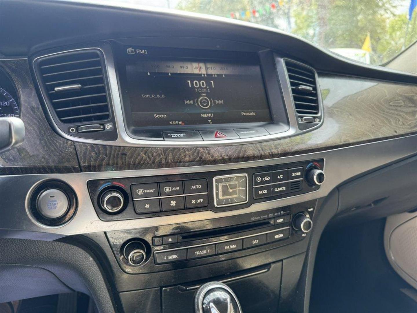 2014 Black /Taupe Hyundai Equus (KMHGH4JH5EU) with an 5.0l V8 DI Dohc Cvvt 5.0l engine, Automatic transmission, located at 745 East Steele Rd., West Columbia, SC, 29170, (803) 755-9148, 33.927212, -81.148483 - Photo#12