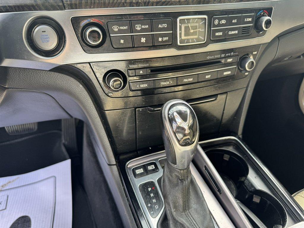 2014 Black /Taupe Hyundai Equus (KMHGH4JH5EU) with an 5.0l V8 DI Dohc Cvvt 5.0l engine, Automatic transmission, located at 745 East Steele Rd., West Columbia, SC, 29170, (803) 755-9148, 33.927212, -81.148483 - Photo#15