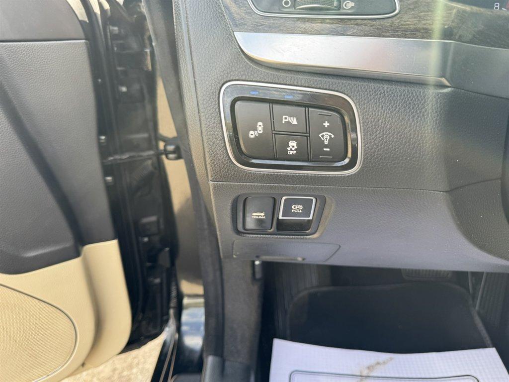 2014 Black /Taupe Hyundai Equus (KMHGH4JH5EU) with an 5.0l V8 DI Dohc Cvvt 5.0l engine, Automatic transmission, located at 745 East Steele Rd., West Columbia, SC, 29170, (803) 755-9148, 33.927212, -81.148483 - Photo#19