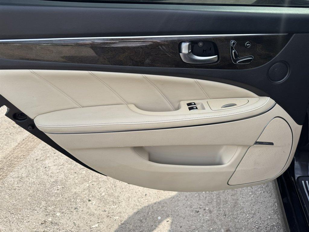 2014 Black /Taupe Hyundai Equus (KMHGH4JH5EU) with an 5.0l V8 DI Dohc Cvvt 5.0l engine, Automatic transmission, located at 745 East Steele Rd., West Columbia, SC, 29170, (803) 755-9148, 33.927212, -81.148483 - Photo#23