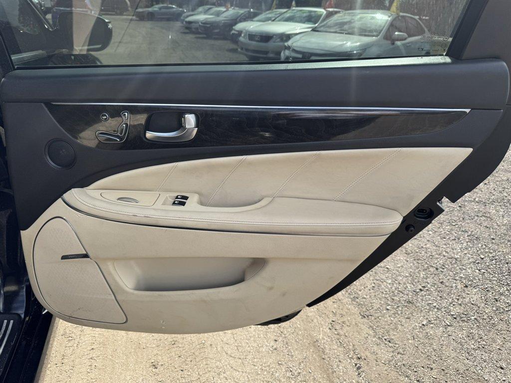 2014 Black /Taupe Hyundai Equus (KMHGH4JH5EU) with an 5.0l V8 DI Dohc Cvvt 5.0l engine, Automatic transmission, located at 745 East Steele Rd., West Columbia, SC, 29170, (803) 755-9148, 33.927212, -81.148483 - Photo#25