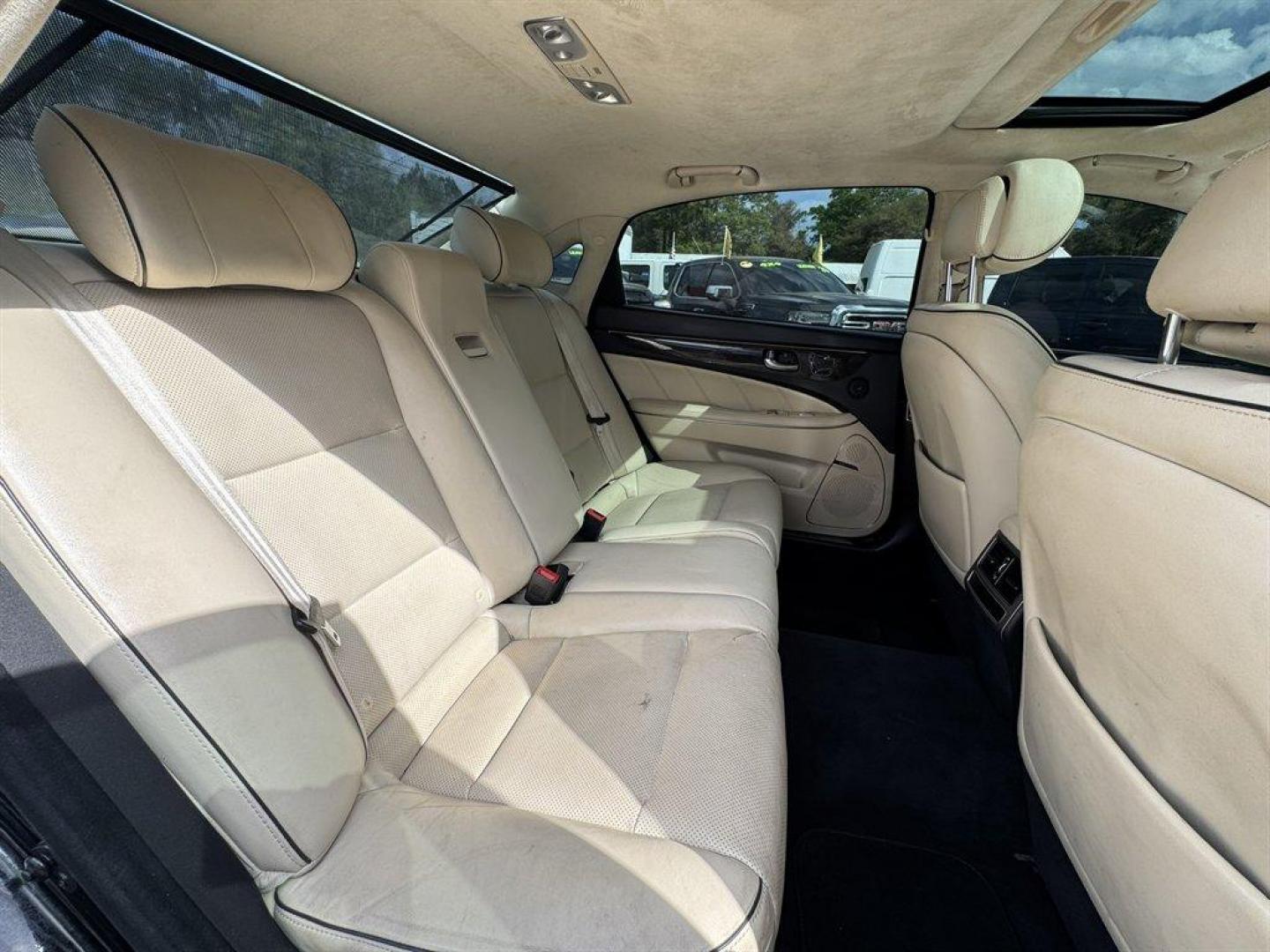 2014 Black /Taupe Hyundai Equus (KMHGH4JH5EU) with an 5.0l V8 DI Dohc Cvvt 5.0l engine, Automatic transmission, located at 745 East Steele Rd., West Columbia, SC, 29170, (803) 755-9148, 33.927212, -81.148483 - Photo#26