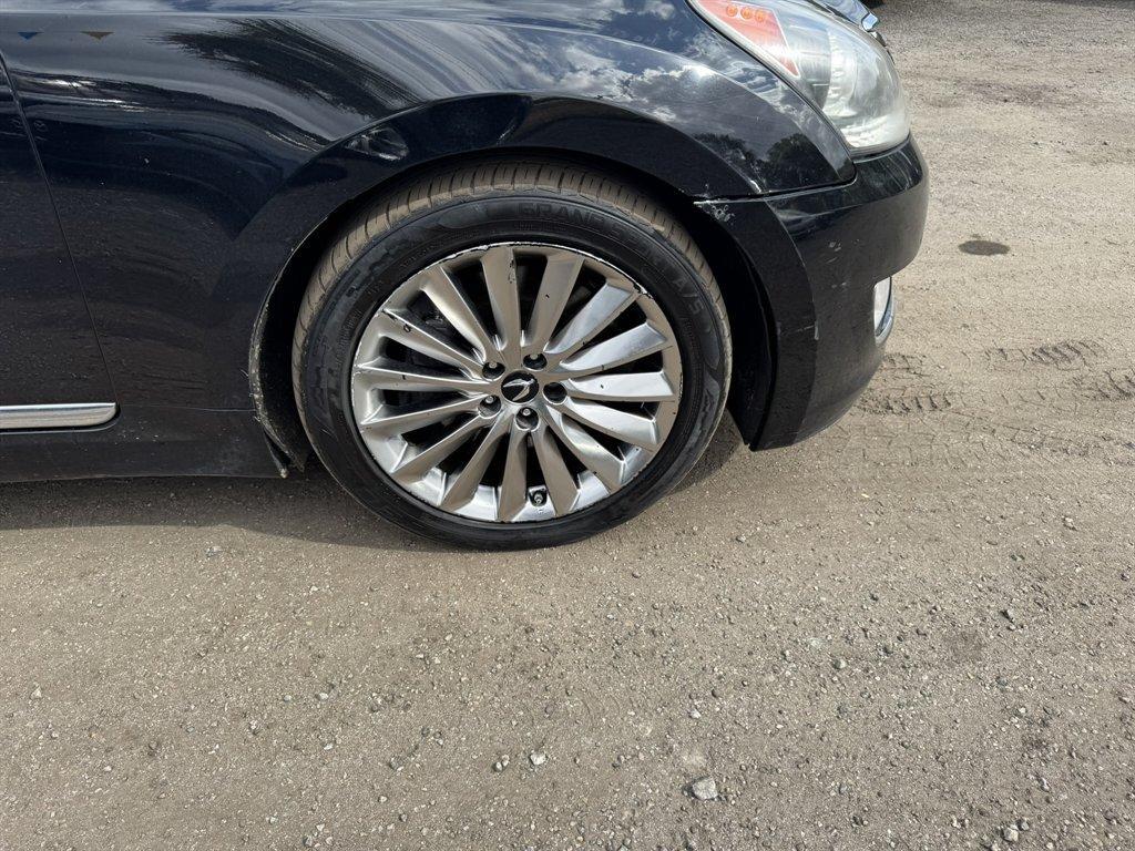 2014 Black /Taupe Hyundai Equus (KMHGH4JH5EU) with an 5.0l V8 DI Dohc Cvvt 5.0l engine, Automatic transmission, located at 745 East Steele Rd., West Columbia, SC, 29170, (803) 755-9148, 33.927212, -81.148483 - Photo#29