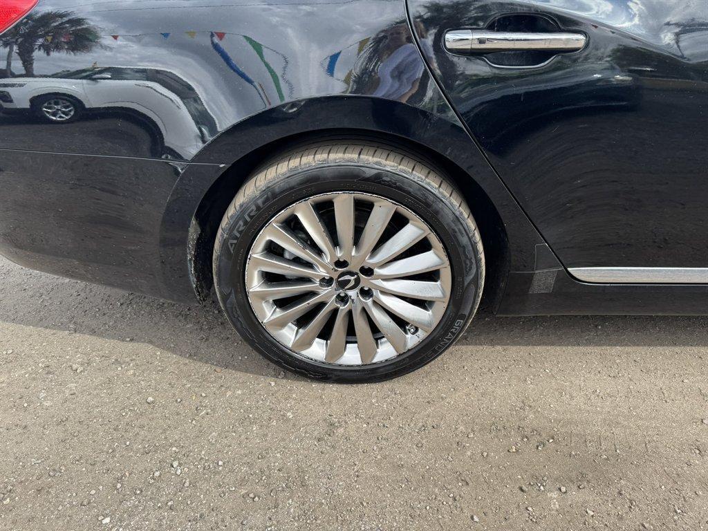 2014 Black /Taupe Hyundai Equus (KMHGH4JH5EU) with an 5.0l V8 DI Dohc Cvvt 5.0l engine, Automatic transmission, located at 745 East Steele Rd., West Columbia, SC, 29170, (803) 755-9148, 33.927212, -81.148483 - Photo#30