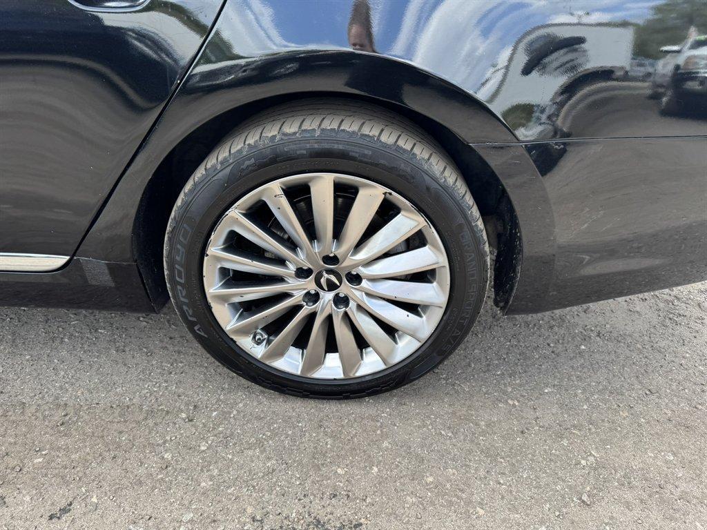 2014 Black /Taupe Hyundai Equus (KMHGH4JH5EU) with an 5.0l V8 DI Dohc Cvvt 5.0l engine, Automatic transmission, located at 745 East Steele Rd., West Columbia, SC, 29170, (803) 755-9148, 33.927212, -81.148483 - Photo#31