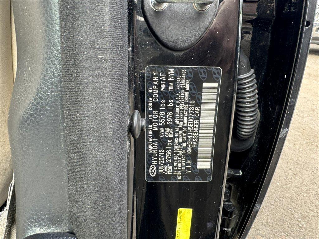 2014 Black /Taupe Hyundai Equus (KMHGH4JH5EU) with an 5.0l V8 DI Dohc Cvvt 5.0l engine, Automatic transmission, located at 745 East Steele Rd., West Columbia, SC, 29170, (803) 755-9148, 33.927212, -81.148483 - Photo#33