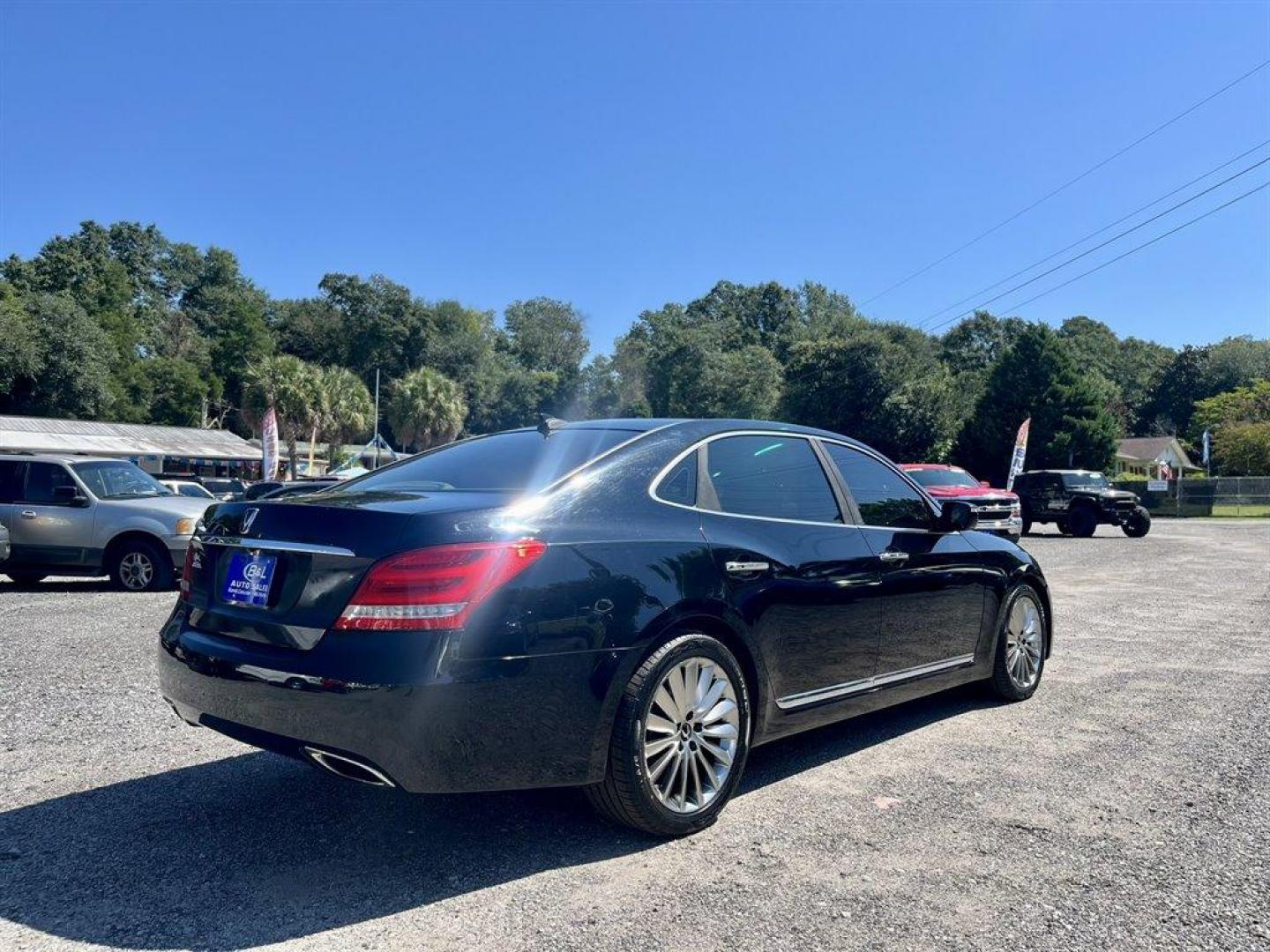 2014 Black /Taupe Hyundai Equus (KMHGH4JH5EU) with an 5.0l V8 DI Dohc Cvvt 5.0l engine, Automatic transmission, located at 745 East Steele Rd., West Columbia, SC, 29170, (803) 755-9148, 33.927212, -81.148483 - Special Internet Price! 2014 Hyundai Equus with AM/FM radio, Backup camera, Navigation, Sunroof, Keyless entry, Leather interior, Powered seats, Powered windows, Plus more! - Photo#2