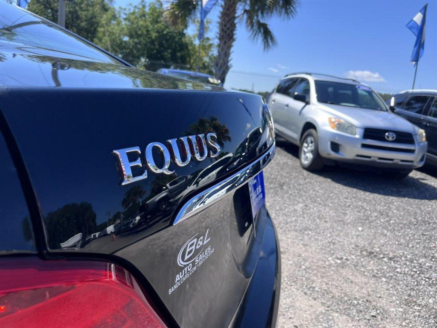 2014 Black /Taupe Hyundai Equus (KMHGH4JH5EU) with an 5.0l V8 DI Dohc Cvvt 5.0l engine, Automatic transmission, located at 745 East Steele Rd., West Columbia, SC, 29170, (803) 755-9148, 33.927212, -81.148483 - Special Internet Price! 2014 Hyundai Equus with AM/FM radio, Backup camera, Navigation, Sunroof, Keyless entry, Leather interior, Powered seats, Powered windows, Plus more! - Photo#32