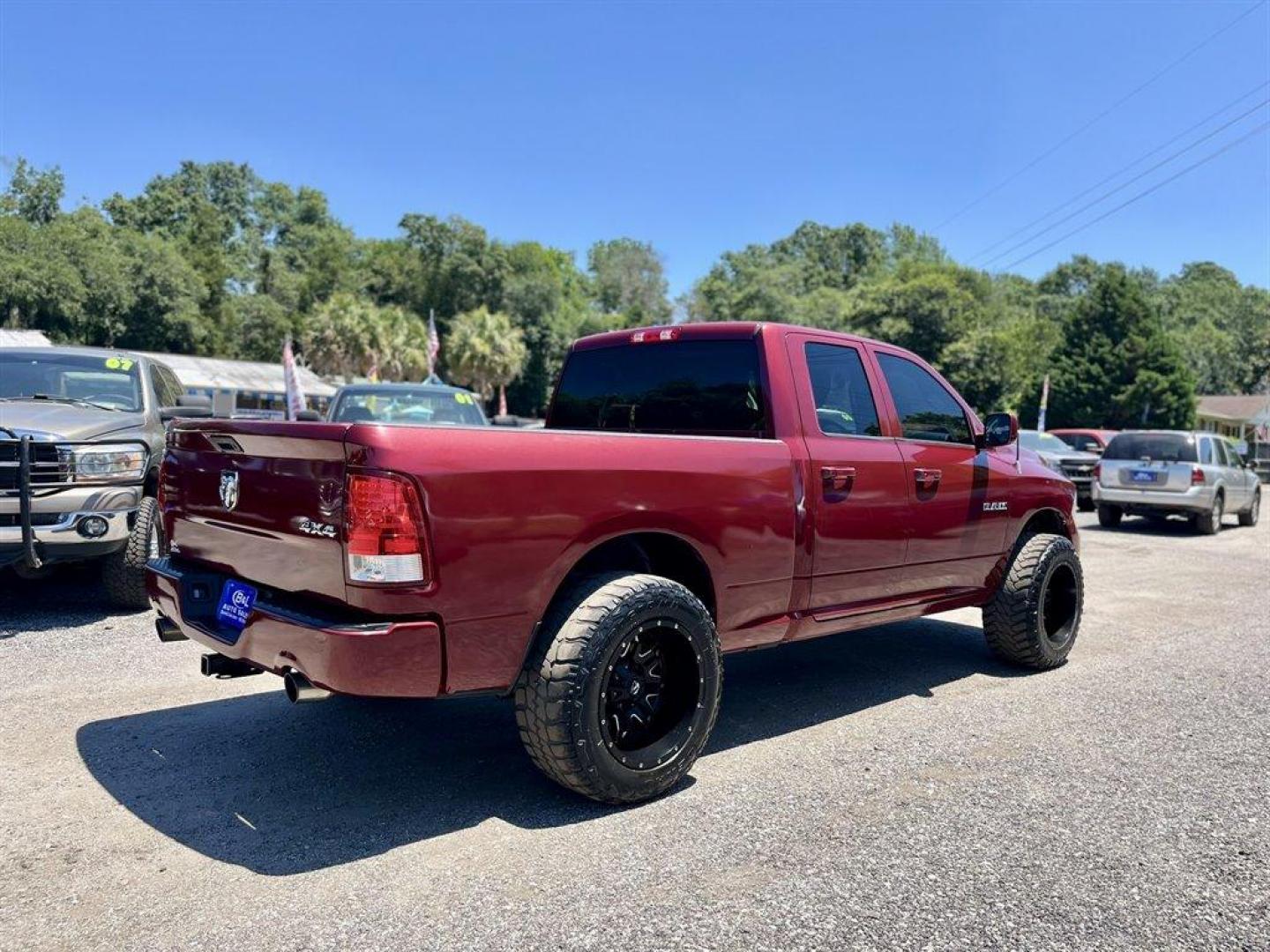 2014 Burgundy /Grey Ram 1500 (1C6RR7FT1ES) with an 5.7l V8 Smpi Hemi 5.7l engine, Automatic transmission, located at 745 East Steele Rd., West Columbia, SC, 29170, (803) 755-9148, 33.927212, -81.148483 - Special Internet Price! 2014 Ram 1500 Tradesman with Bluetooth, AM/FM radio, Cruise control, 4X4, Black cloth interior, Rear fold up split bench seat, Keyless entry, Air conditioning, Powered windows, Powered door locks, Plus more! - Photo#2