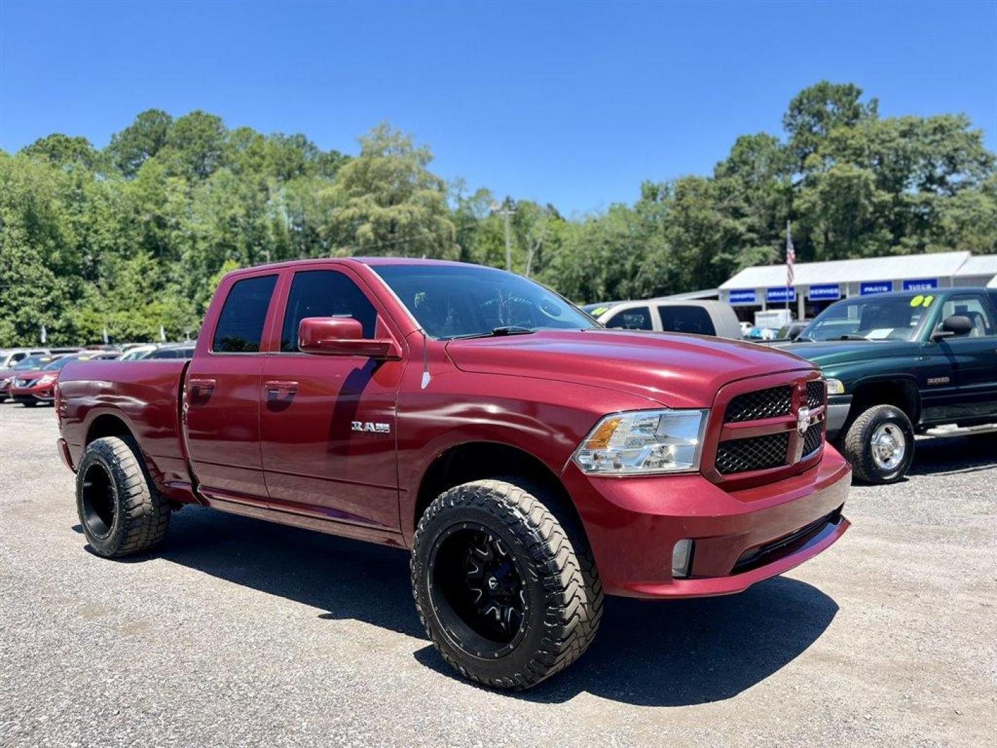 2014 Burgundy /Grey Ram 1500 (1C6RR7FT1ES) with an 5.7l V8 Smpi Hemi 5.7l engine, Automatic transmission, located at 745 East Steele Rd., West Columbia, SC, 29170, (803) 755-9148, 33.927212, -81.148483 - Special Internet Price! 2014 Ram 1500 Tradesman with Bluetooth, AM/FM radio, Cruise control, 4X4, Black cloth interior, Rear fold up split bench seat, Keyless entry, Air conditioning, Powered windows, Powered door locks, Plus more! - Photo#3