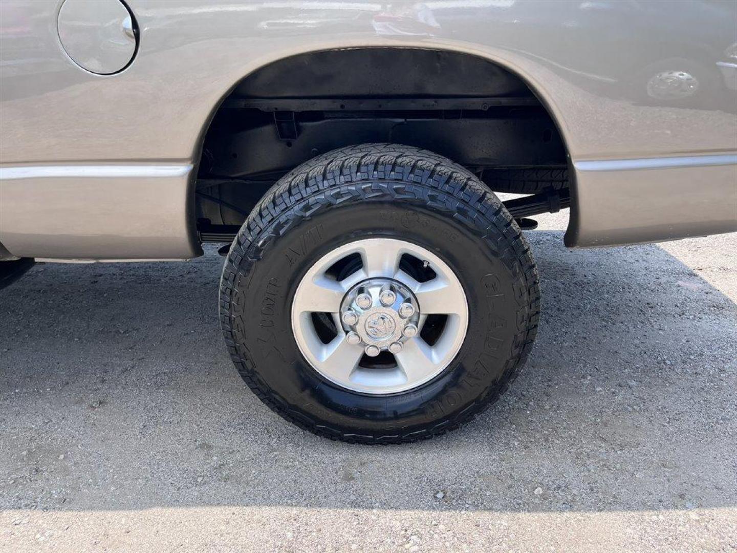 2007 Gold /Tan Dodge RAM 2500 (3D7KS29C87G) with an 5.9l I-6 FI DSL T/C HO 5. engine, Automatic transmission, located at 745 East Steele Rd., West Columbia, SC, 29170, (803) 755-9148, 33.927212, -81.148483 - Special Internet Price! 2007 Dodge RAM 2500 SLT with AM/FM radio, Cruise control, Manual air conditioning, Cloth interior, Powered driver seat, Rear split bench seat, Rear entertainment, Powered windows, Powered door locks, Plus more! - Photo#38