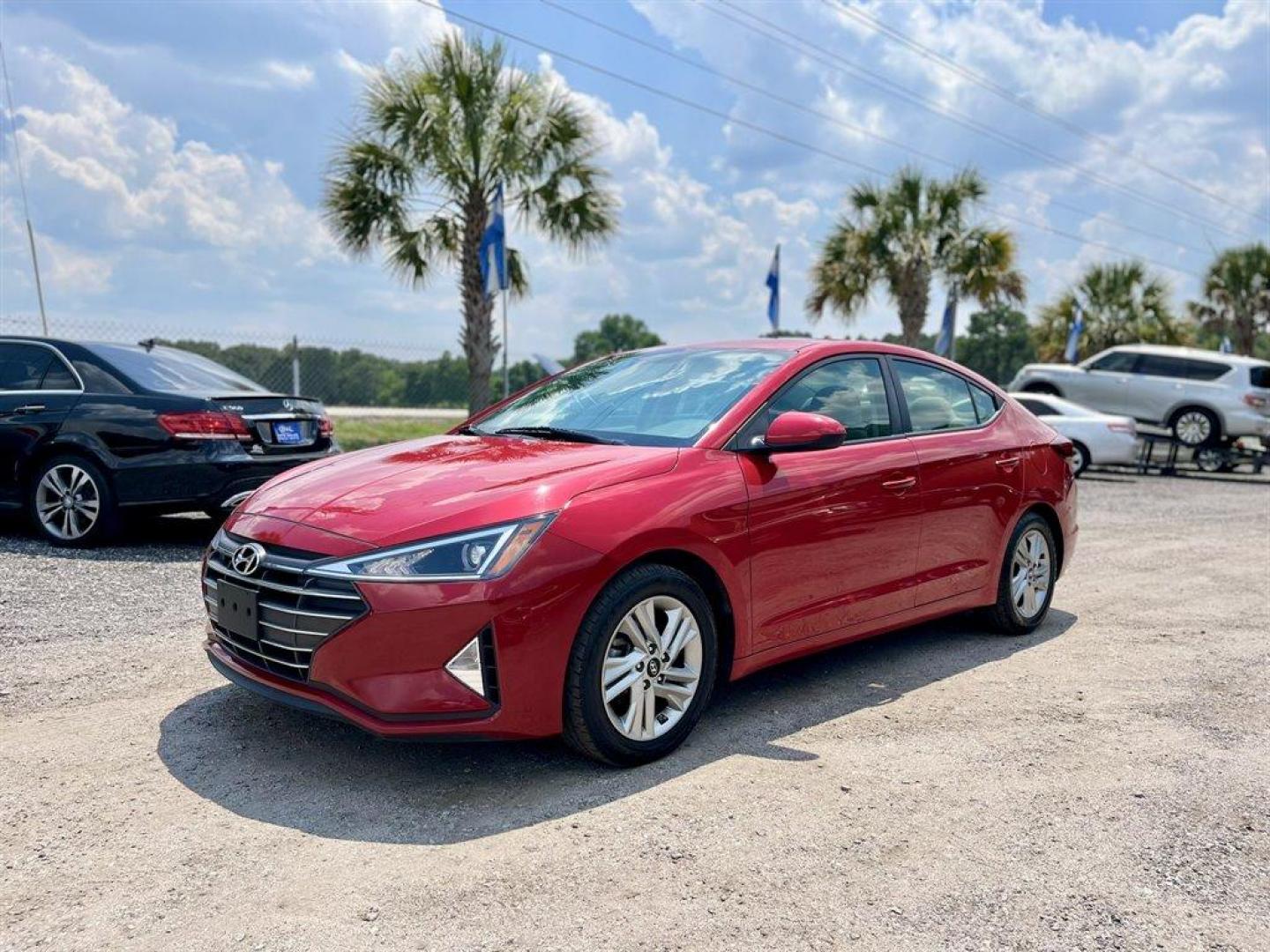 2020 Red /Grey Hyundai Elantra (5NPD84LF2LH) with an 2.0l I-4 MPI Dohc 2.0l engine, Automatic transmission, located at 745 East Steele Rd., West Columbia, SC, 29170, (803) 755-9148, 33.927212, -81.148483 - Special Internet Price! 2020 Hyundai Elantra SEL with Bluetooth, Backup camera, Cruise control, Automatic air conditioning, Keyless entry, Powered driver seat, Cloth interior, Rear bench seat, Powered windows, Powered door locks, Plus more! - Photo#0