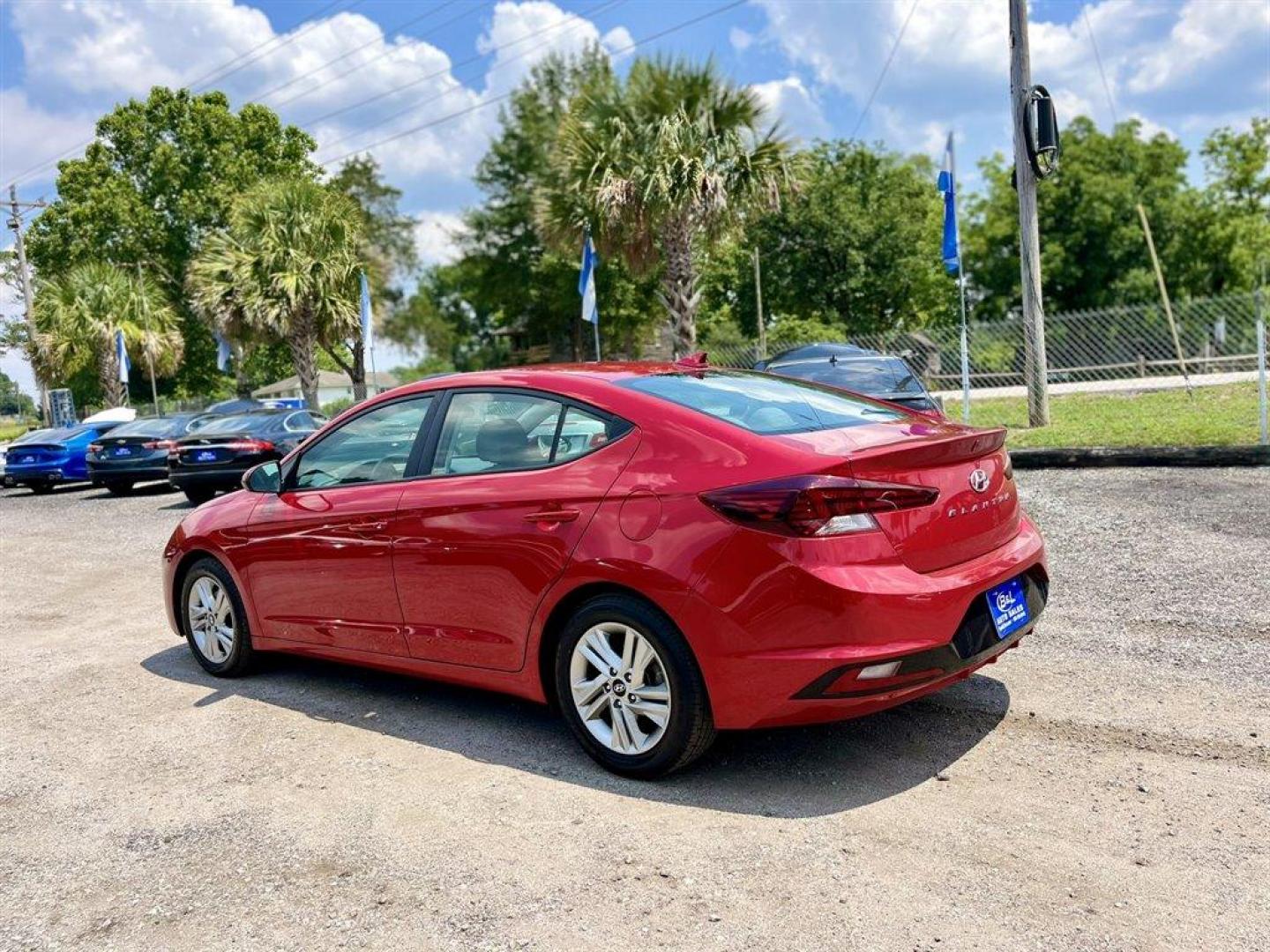 2020 Red /Grey Hyundai Elantra (5NPD84LF2LH) with an 2.0l I-4 MPI Dohc 2.0l engine, Automatic transmission, located at 745 East Steele Rd., West Columbia, SC, 29170, (803) 755-9148, 33.927212, -81.148483 - Special Internet Price! 2020 Hyundai Elantra SEL with Bluetooth, Backup camera, Cruise control, Automatic air conditioning, Keyless entry, Powered driver seat, Cloth interior, Rear bench seat, Powered windows, Powered door locks, Plus more! - Photo#1