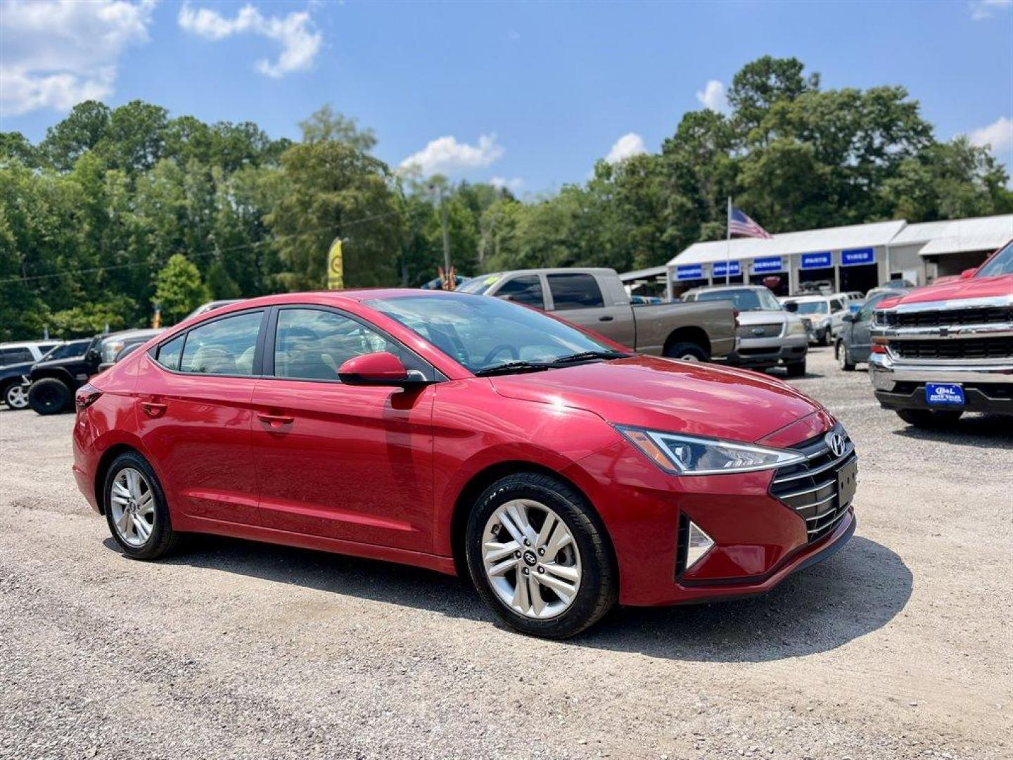 2020 Red /Grey Hyundai Elantra (5NPD84LF2LH) with an 2.0l I-4 MPI Dohc 2.0l engine, Automatic transmission, located at 745 East Steele Rd., West Columbia, SC, 29170, (803) 755-9148, 33.927212, -81.148483 - Special Internet Price! 2020 Hyundai Elantra SEL with Bluetooth, Backup camera, Cruise control, Automatic air conditioning, Keyless entry, Powered driver seat, Cloth interior, Rear bench seat, Powered windows, Powered door locks, Plus more! - Photo#3