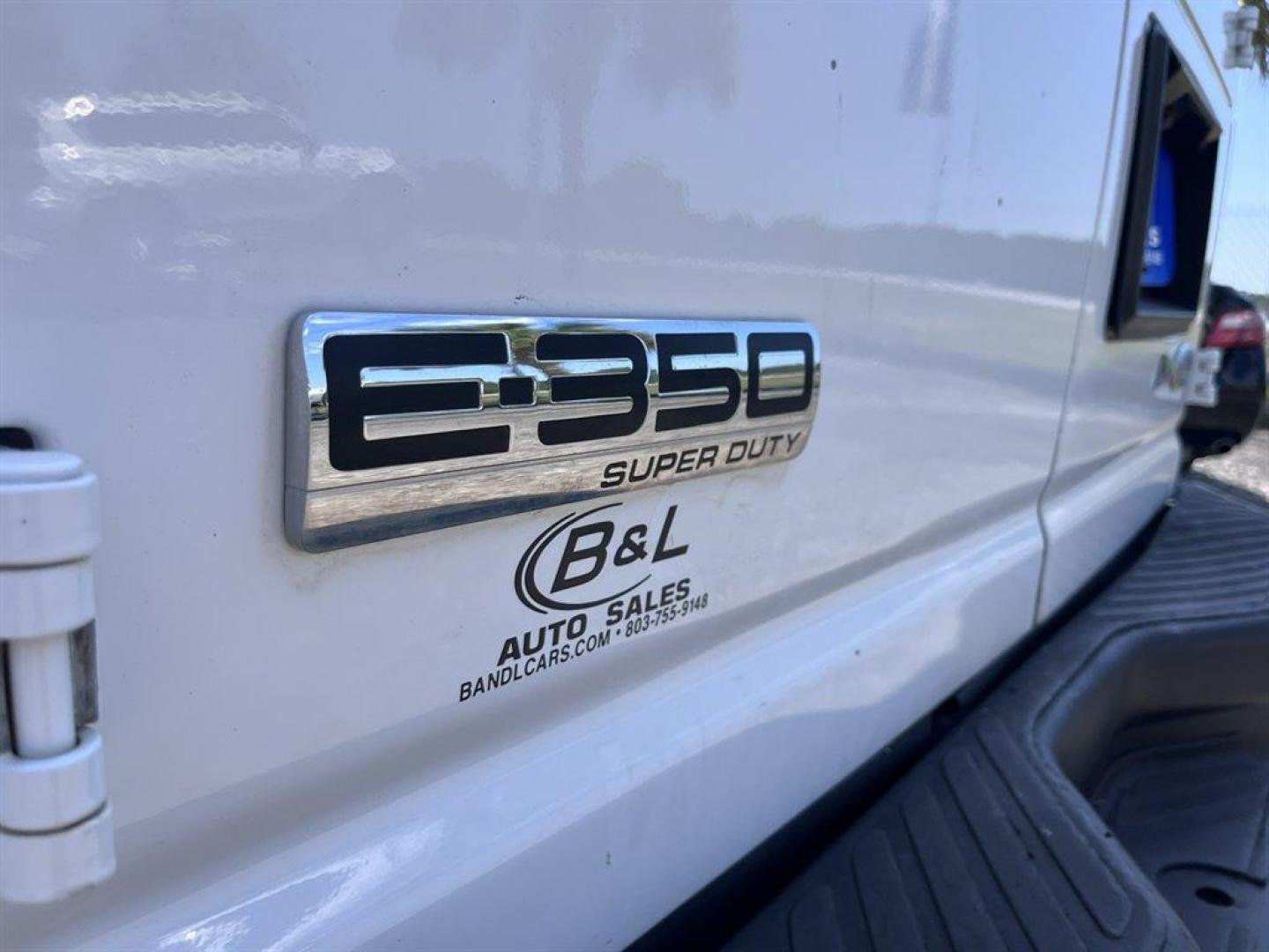 2012 White /Grey Ford E350 Vans (1FTSS3EL3CD) with an 5.4l V8 EFI Sohc 5.4l engine, Automatic transmission, located at 745 East Steele Rd., West Columbia, SC, 29170, (803) 755-9148, 33.927212, -81.148483 - Special Internet Price! 2012 Ford E350 Vans Econoline - Photo#21