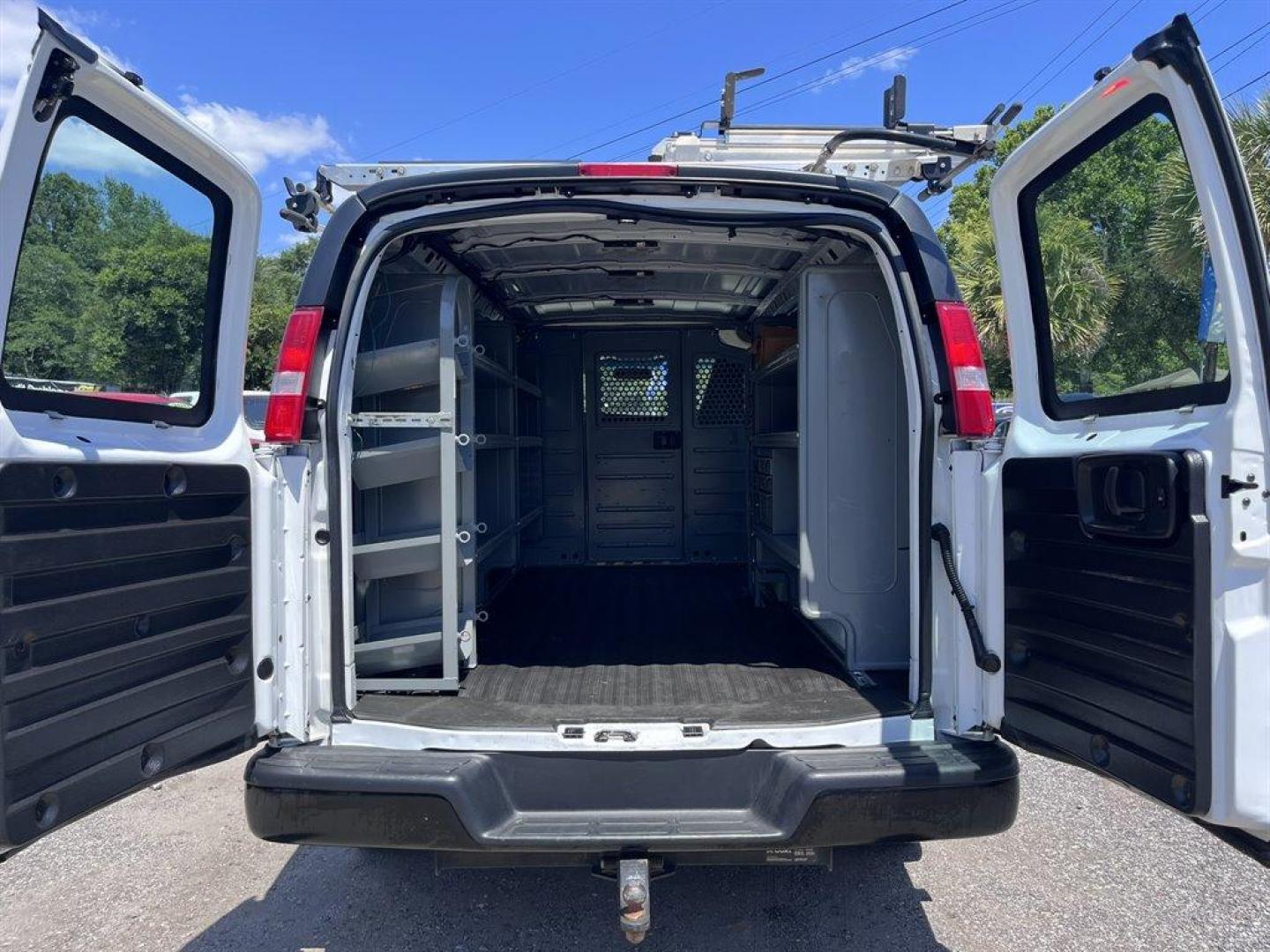 2018 White /Grey Chevrolet Express Cargo (1GCWGAFGXJ1) with an 6.0l V8 SFI OHV Flex 6.0l engine, Automatic transmission, located at 745 East Steele Rd., West Columbia, SC, 29170, (803) 755-9148, 33.927212, -81.148483 - Special Internet Price! 2018 Chevrolet Express Cargo G2500 with AM/FM radio, Backup camera, Leather interior, Roof rack, Plenty of storage, Powered windows, Powered door locks, Plus more! - Photo#29